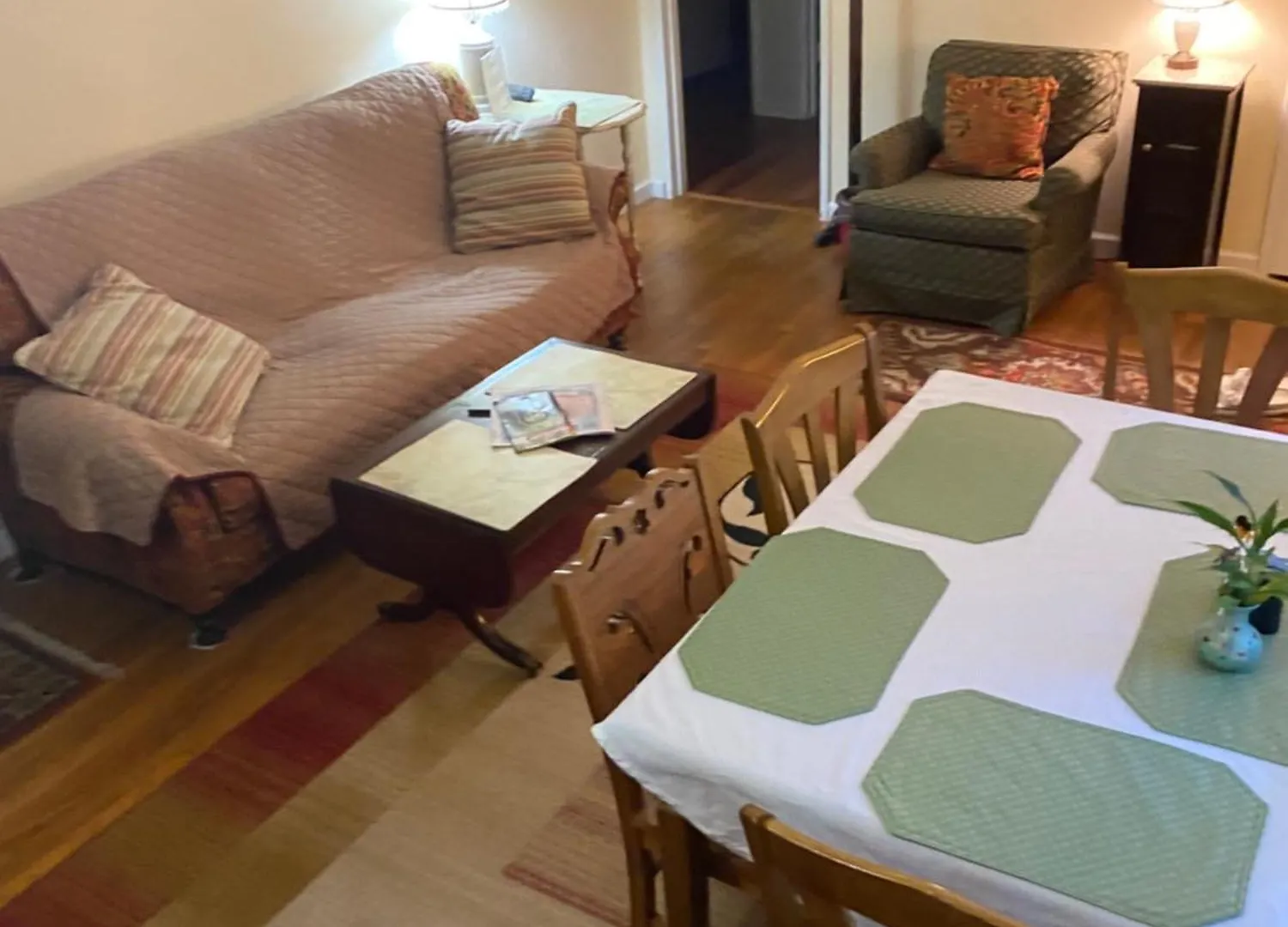 3 Bedrm, Art Houz, Mp 12 Miles, Downtown 10 Holiday home