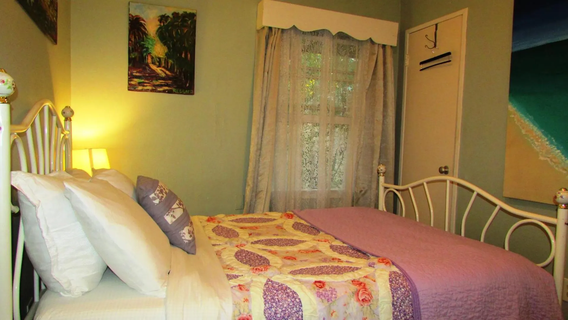 3 Bedrm, Art Houz, Mp 12 Miles, Downtown 10 Holiday home *