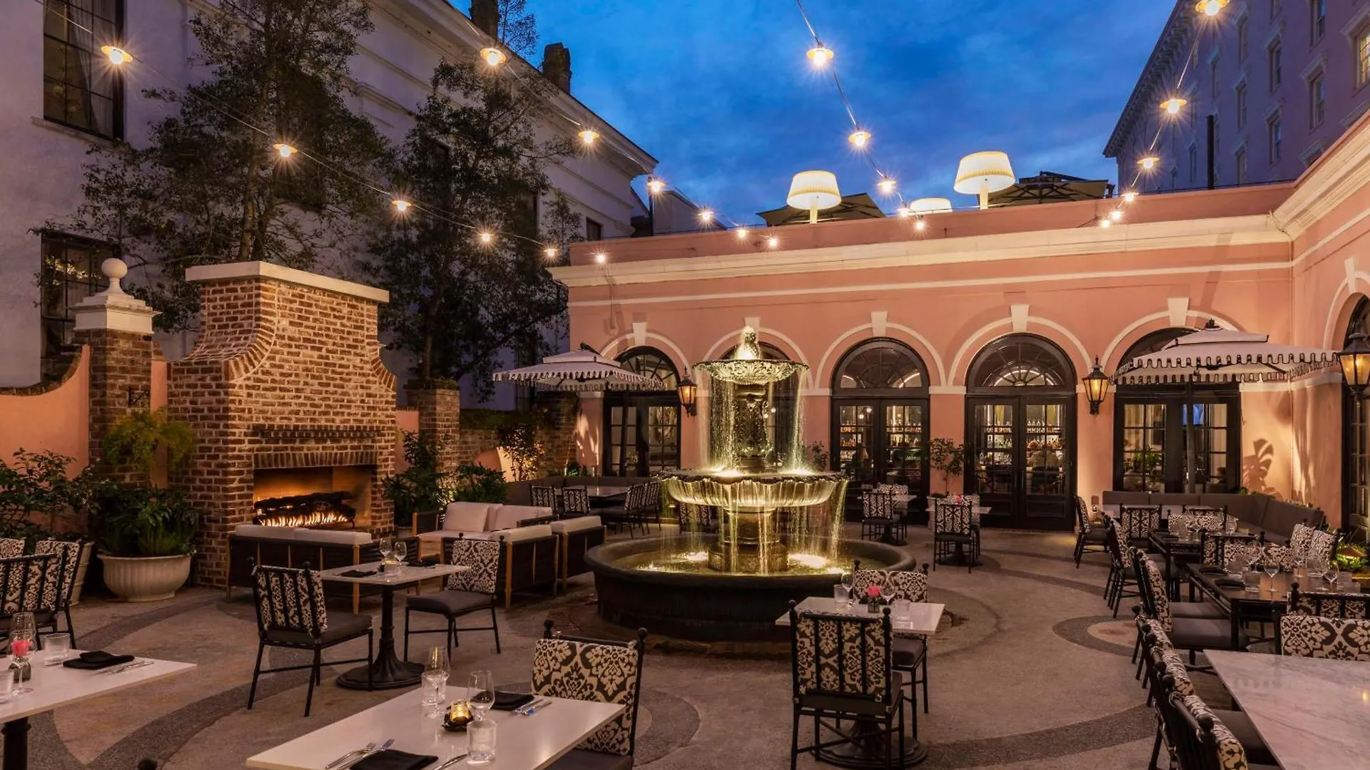 Mills House Charleston, Curio Collection By Hilton Charleston