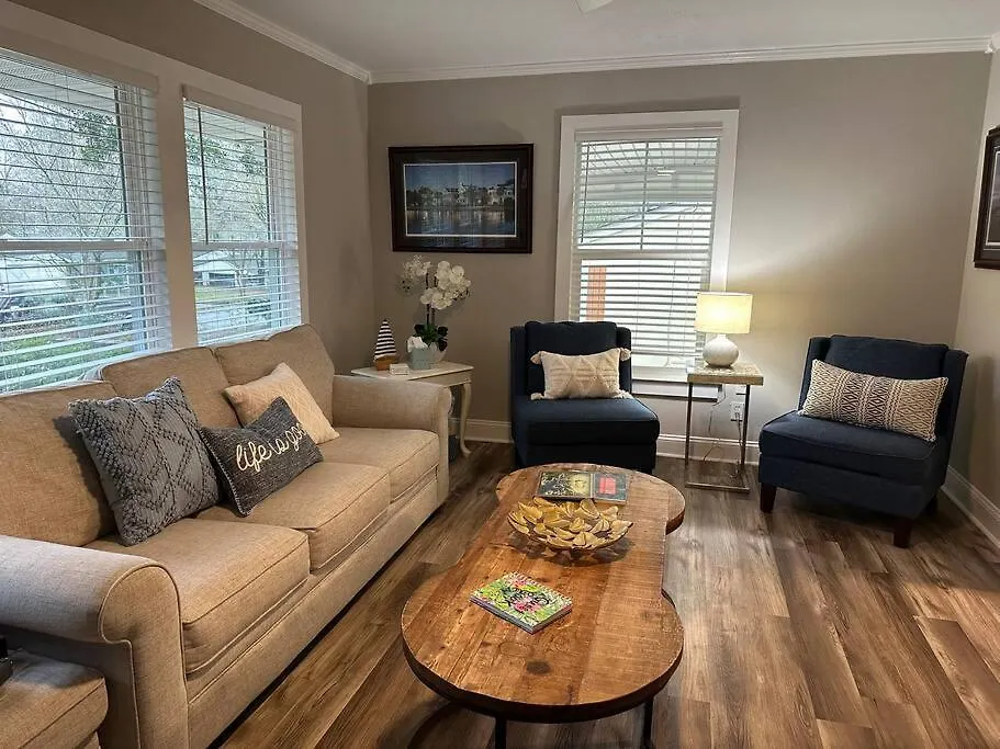 Area Hideaway Charleston