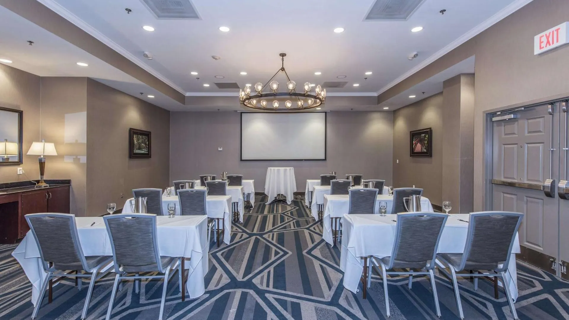 Hotel Doubletree By Hilton - Convention Center North Charleston