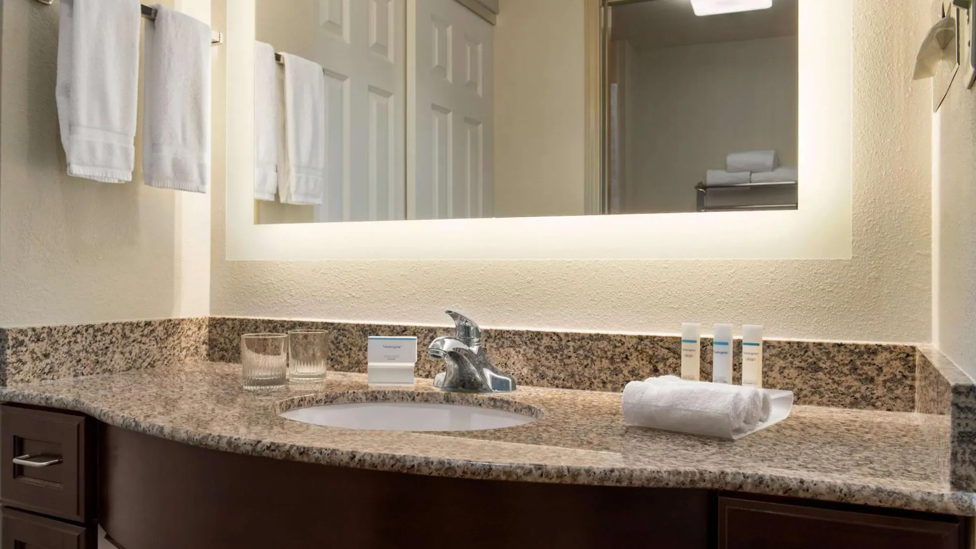 Hotel Homewood By Hilton Charleston -