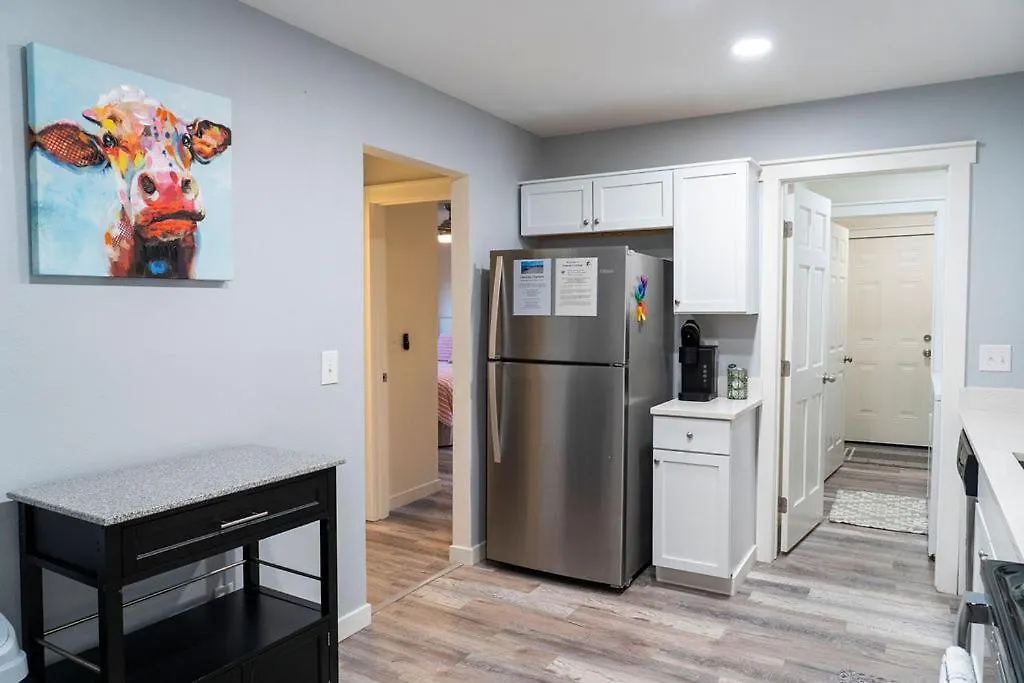 Madrona's B- Fully Fenced And Pet Friendly * Charleston
