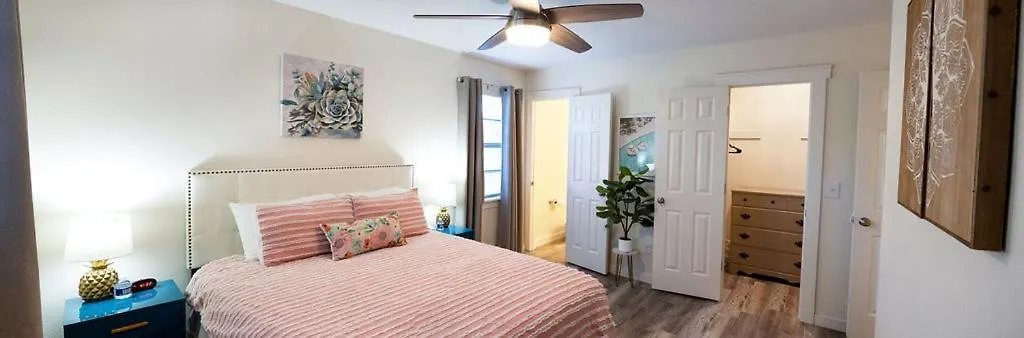 Holiday home Madrona's B- Fully Fenced And Pet Friendly Charleston
