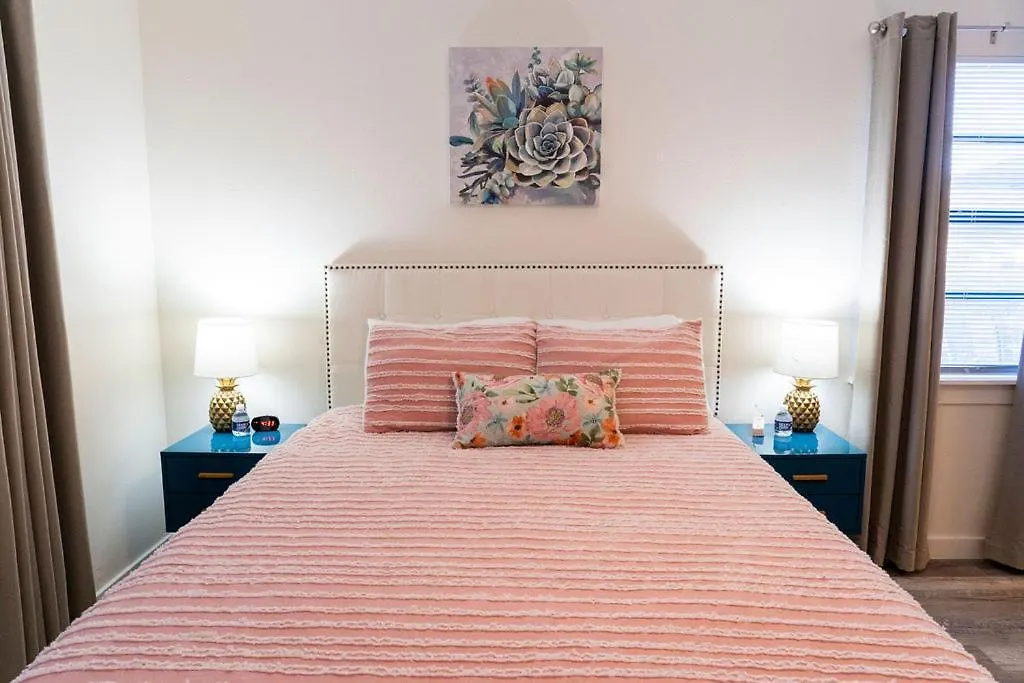 Holiday home Madrona's B- Fully Fenced And Pet Friendly