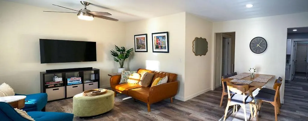 Madrona's B- Fully Fenced And Pet Friendly