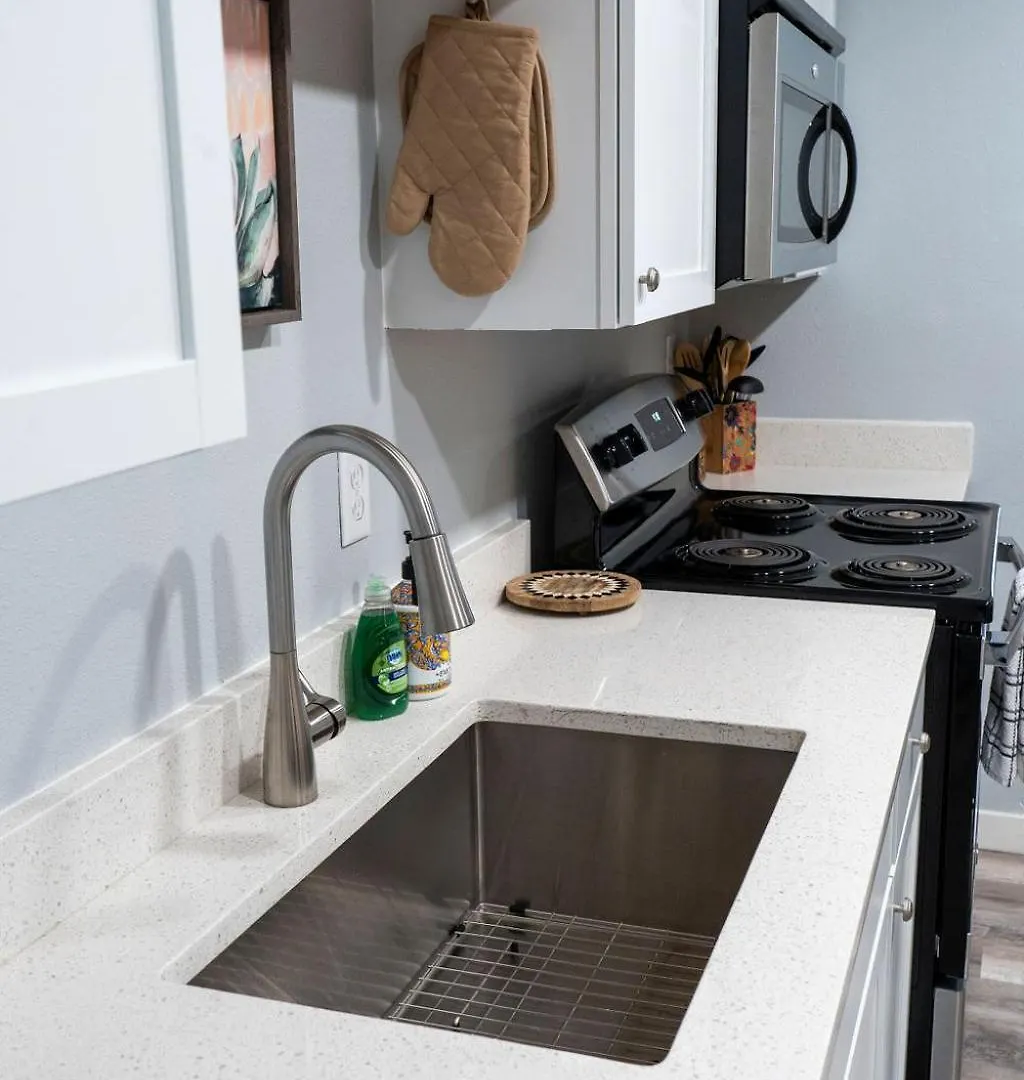 Holiday home Madrona's B- Fully Fenced And Pet Friendly *