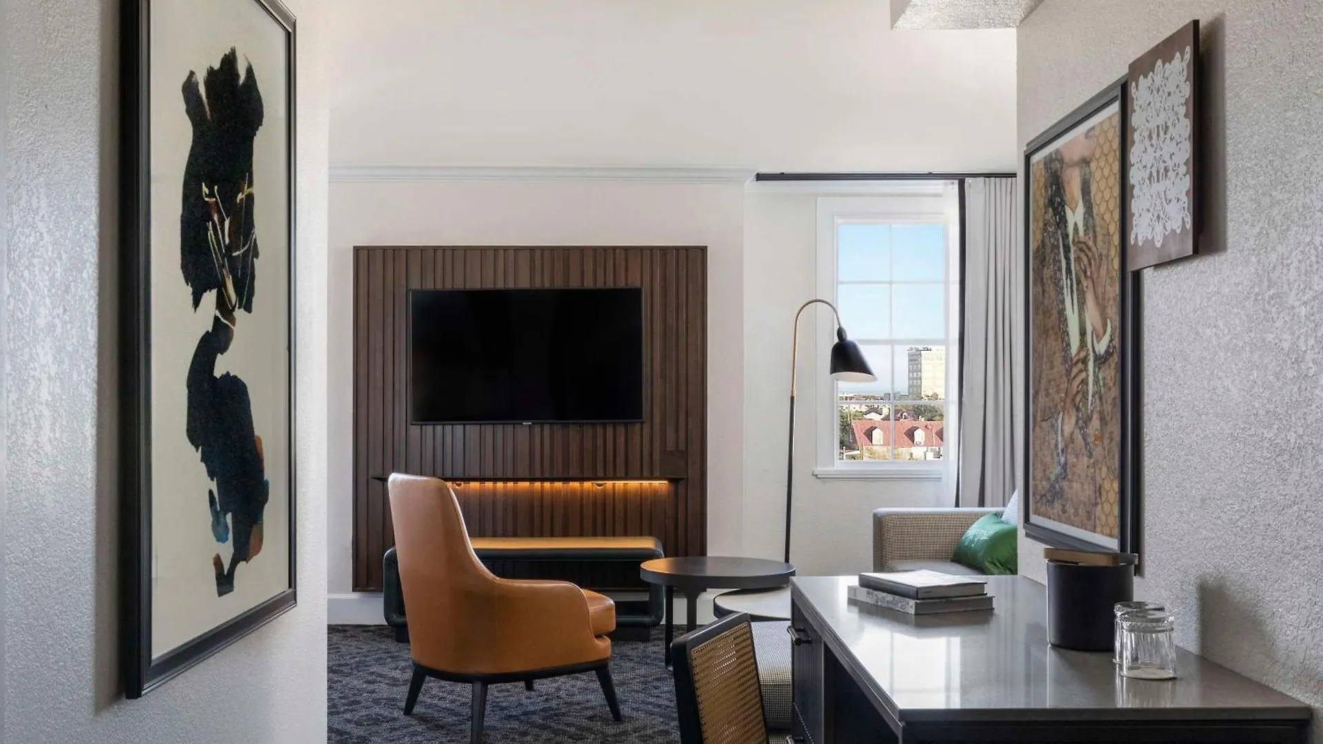 Mills House Charleston, Curio Collection By Hilton