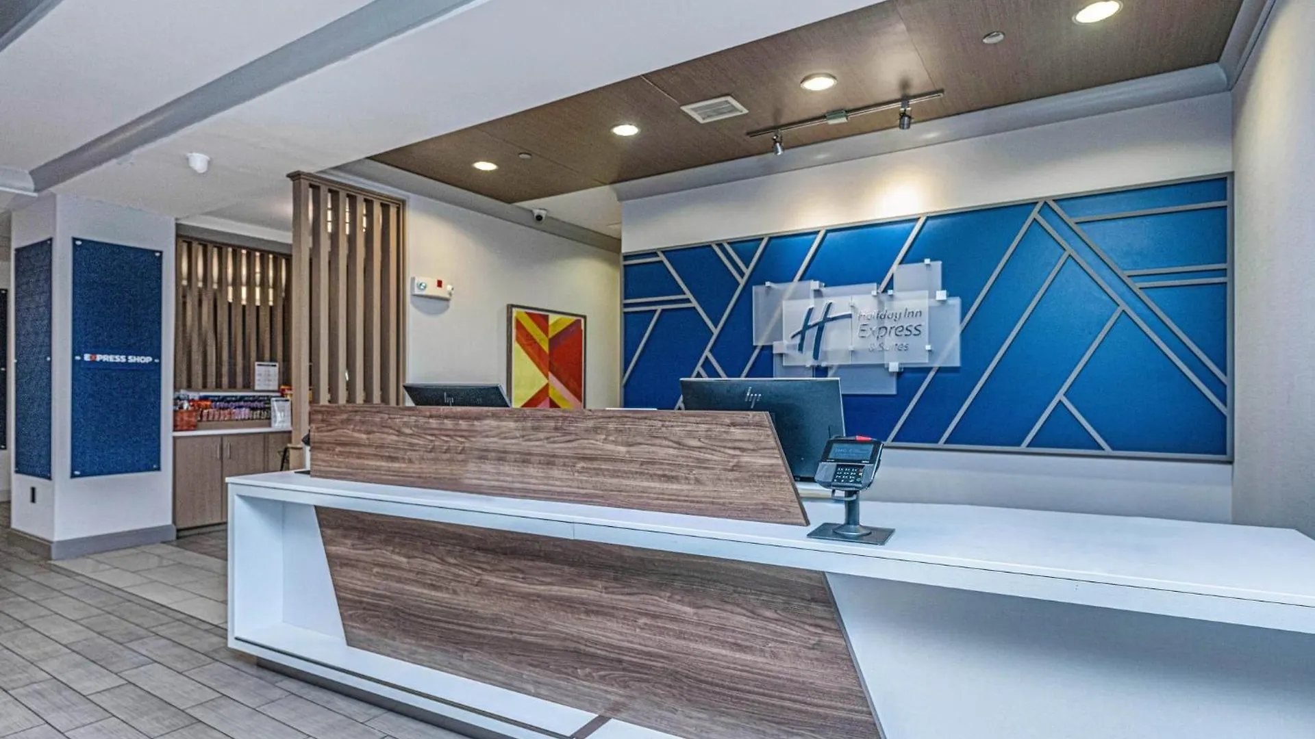 Holiday Express & Charleston Arpt-conv Ctr Area By Ihg North Charleston