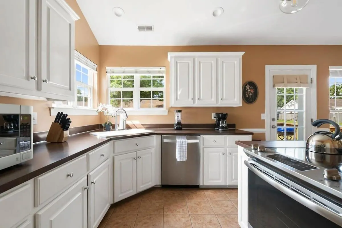 Holiday home Near Airport-20 Min To Downtown- Chucktown Retreat *