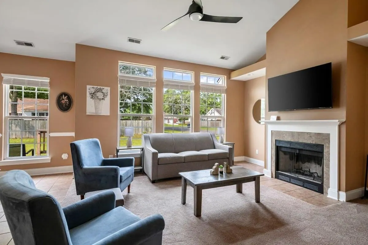 Holiday home Near Airport-20 Min To Downtown- Chucktown Retreat