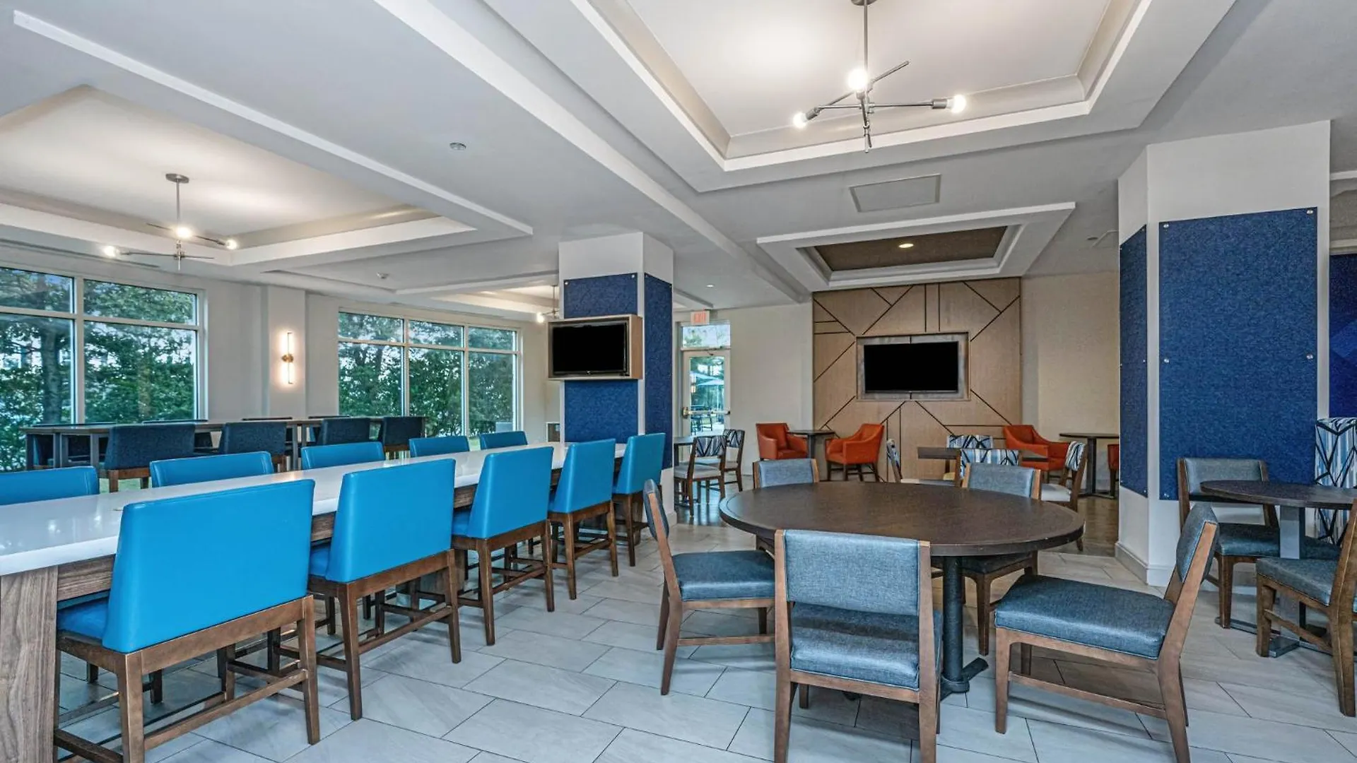 Holiday Express & Charleston Arpt-conv Ctr Area By Ihg Hotel 3*
