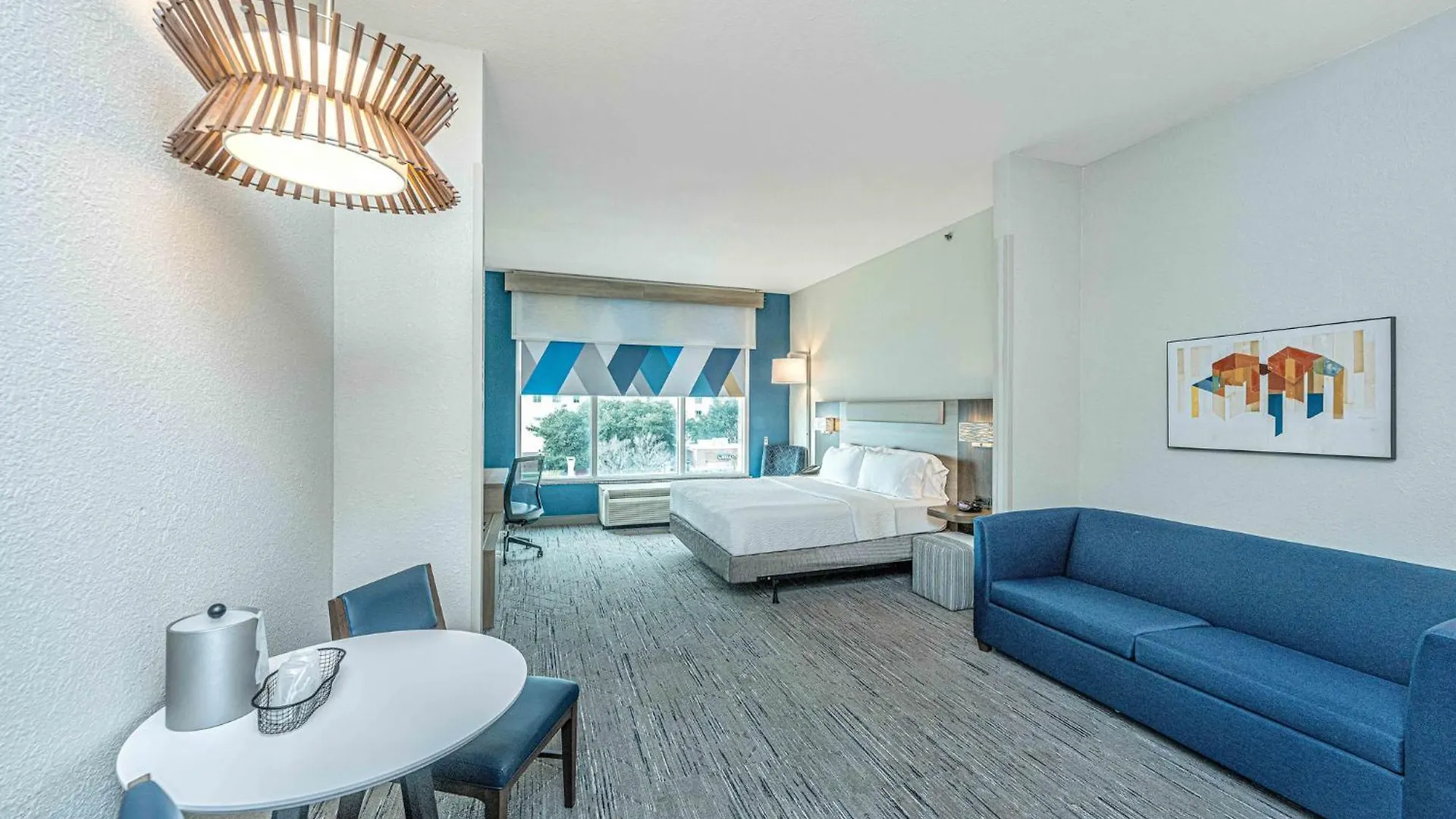 Holiday Express & Charleston Arpt-conv Ctr Area By Ihg Hotel 3*
