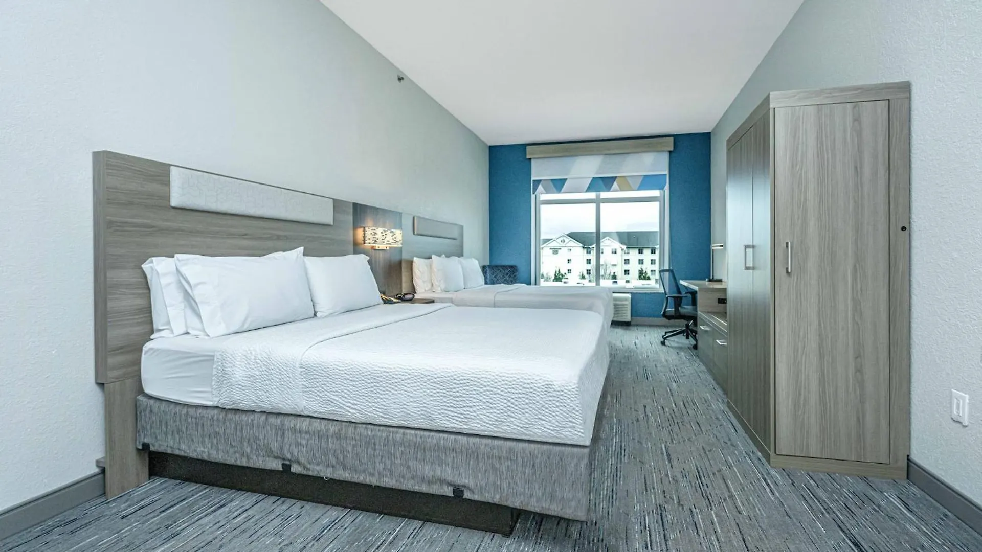 Holiday Express & Charleston Arpt-conv Ctr Area By Ihg Hotel