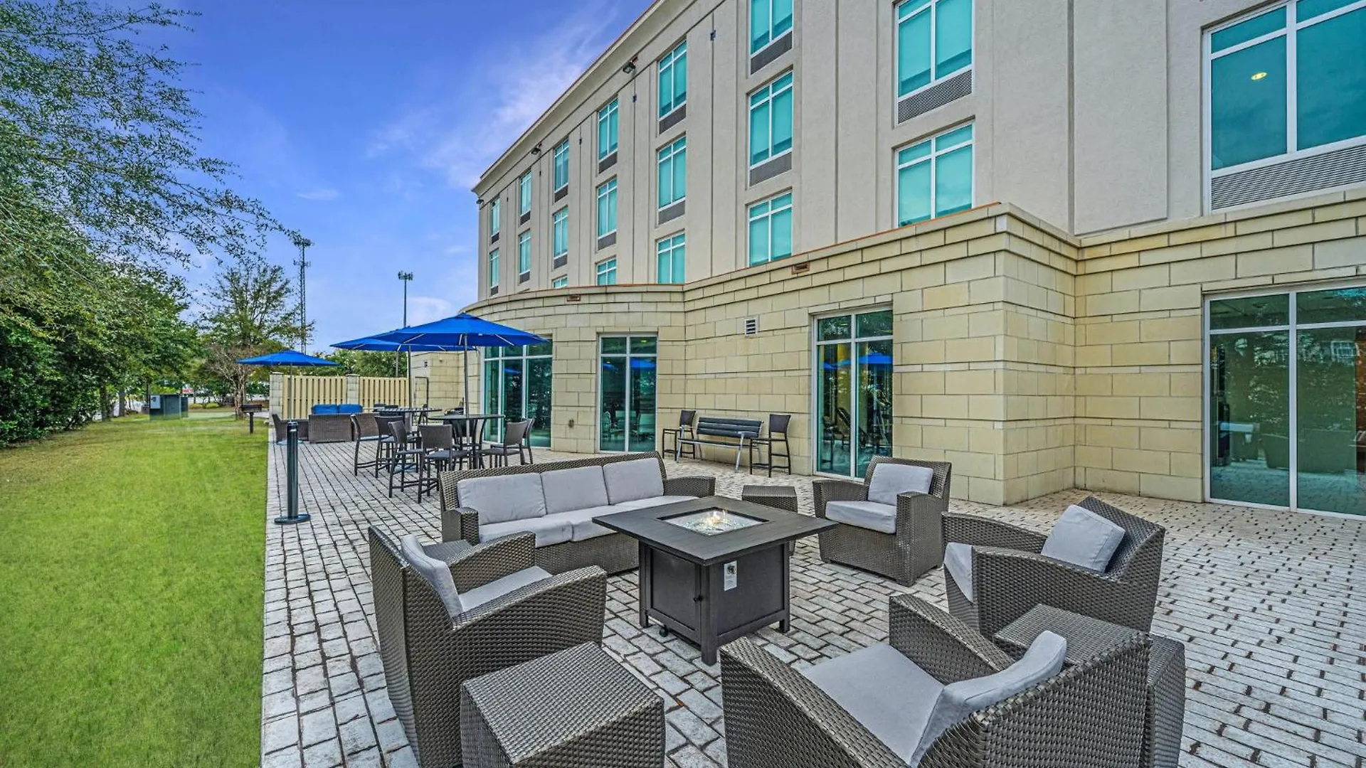 Holiday Express & Charleston Arpt-conv Ctr Area By Ihg Hotel