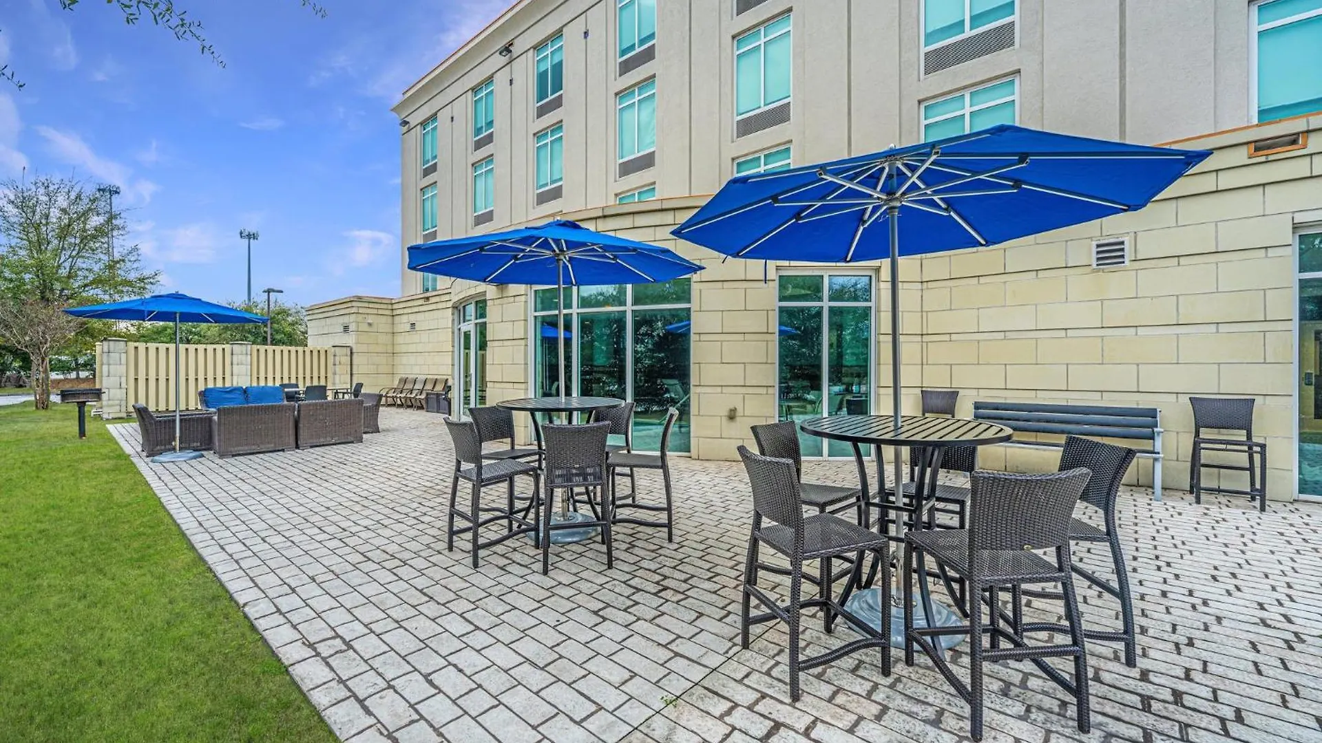 Holiday Express & Charleston Arpt-conv Ctr Area By Ihg 3*