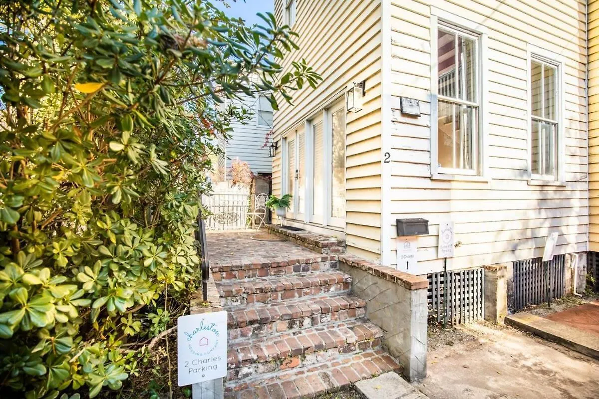 Apartment Beautiful Renovated One Block From King