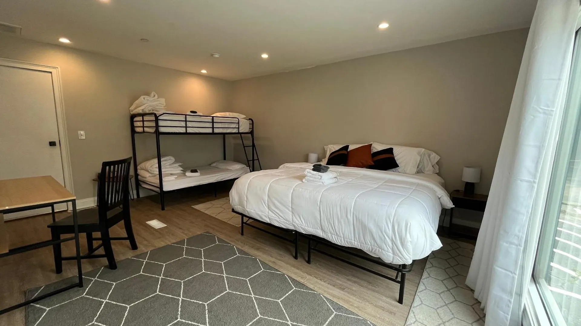 The Drift Homestay Charleston