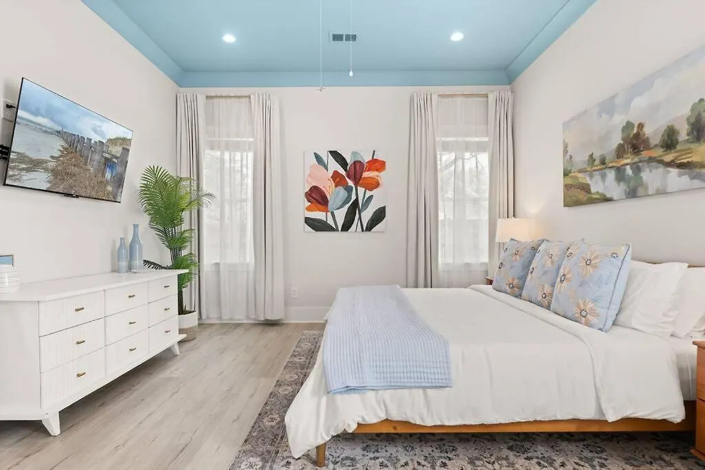 Apartment Rainbow Oaks House