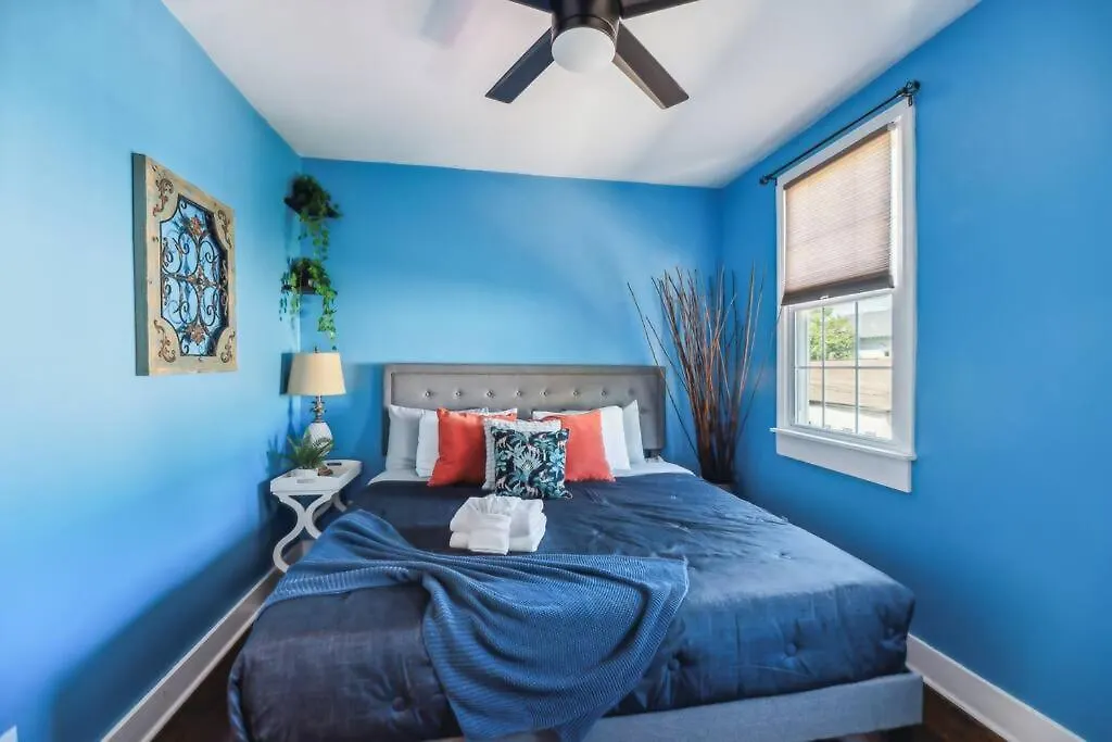 Palm Vista Apartment *