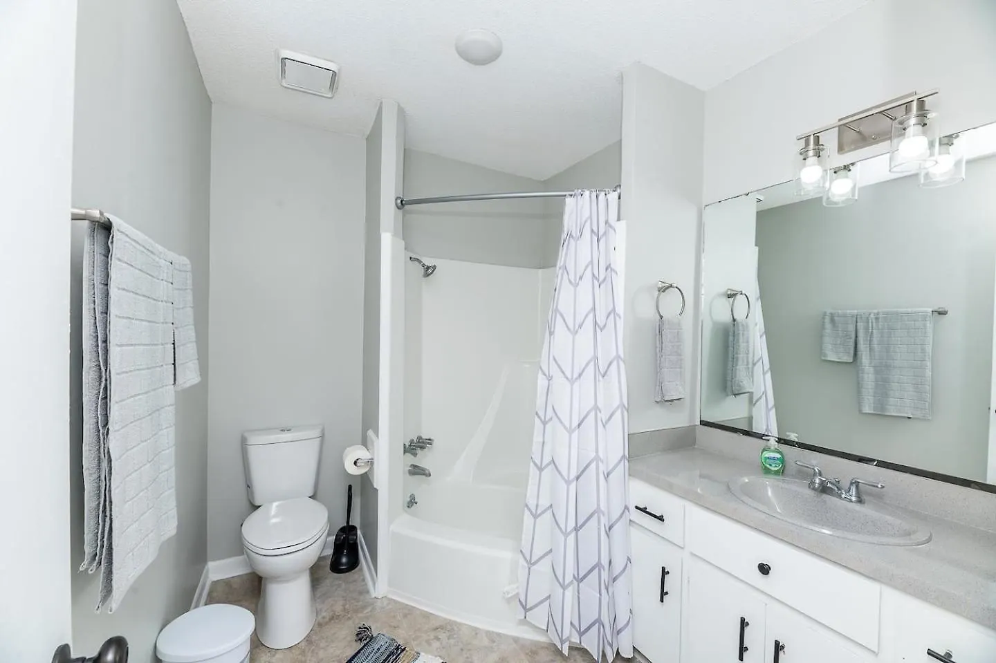Chic & Cozy 3-bd Townhome In Vibrant N *