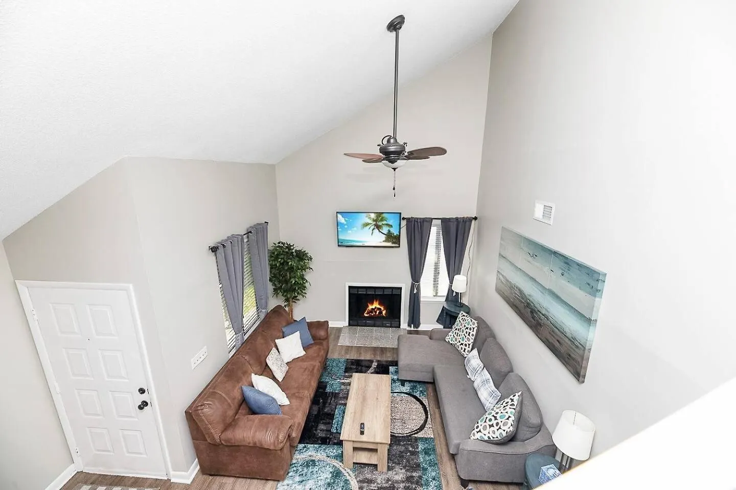 Chic & Cozy 3-bd Townhome In Vibrant N Holiday home *