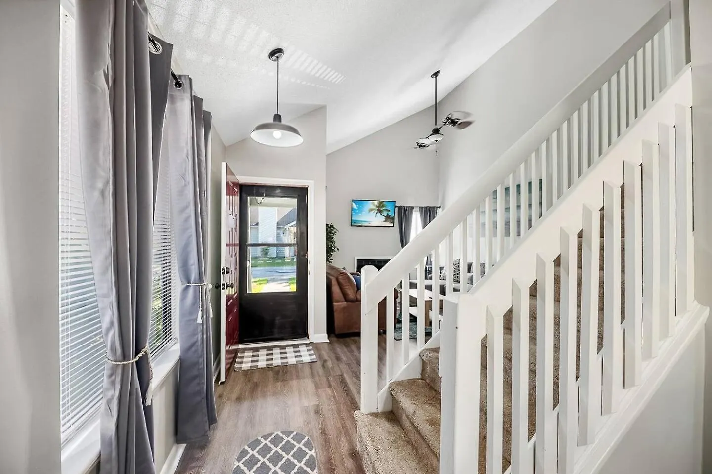 Holiday home Chic & Cozy 3-bd Townhome In Vibrant N *