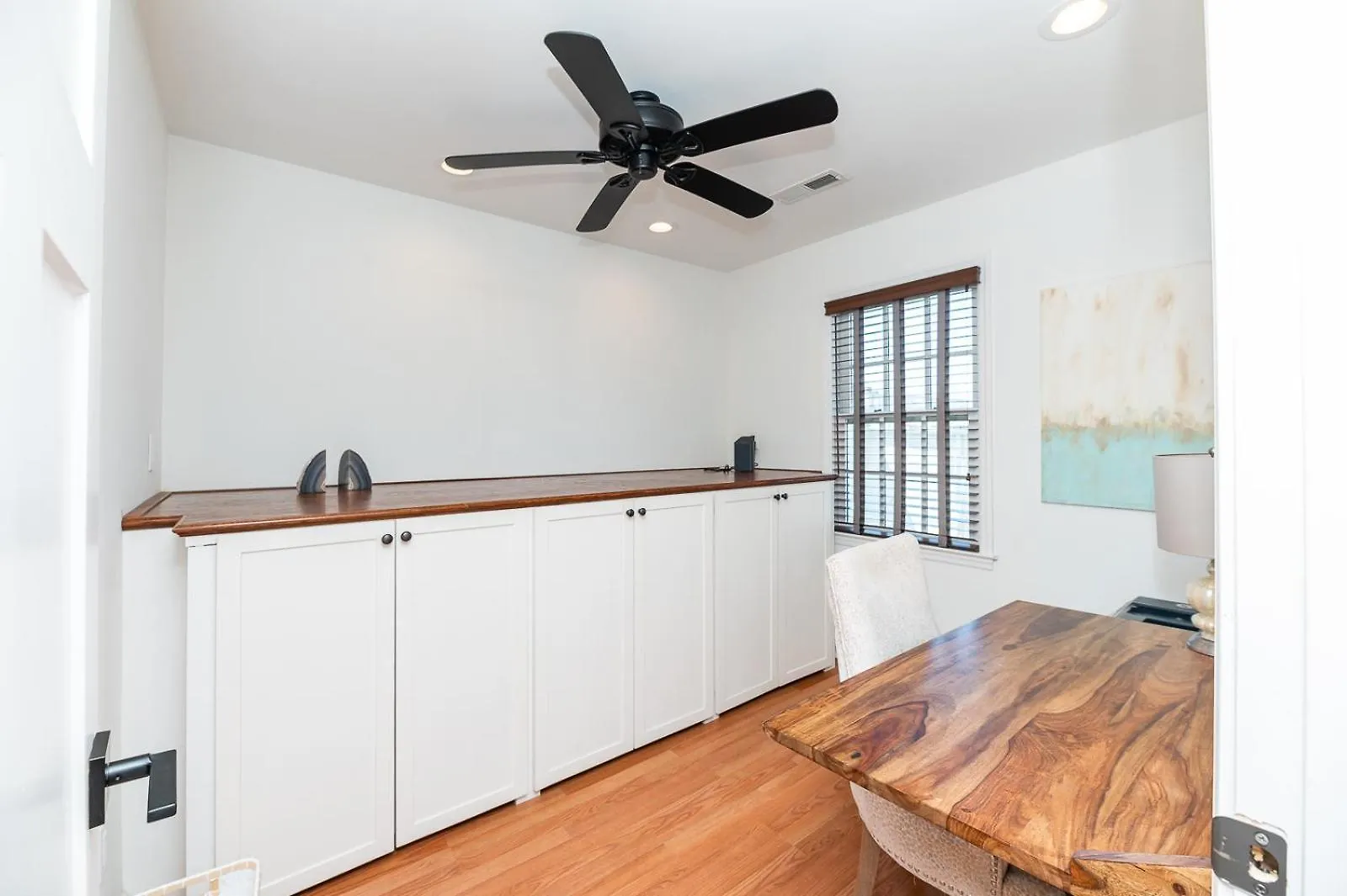 Dreamy Downtown Condo, Near Meeting St & Broad St *