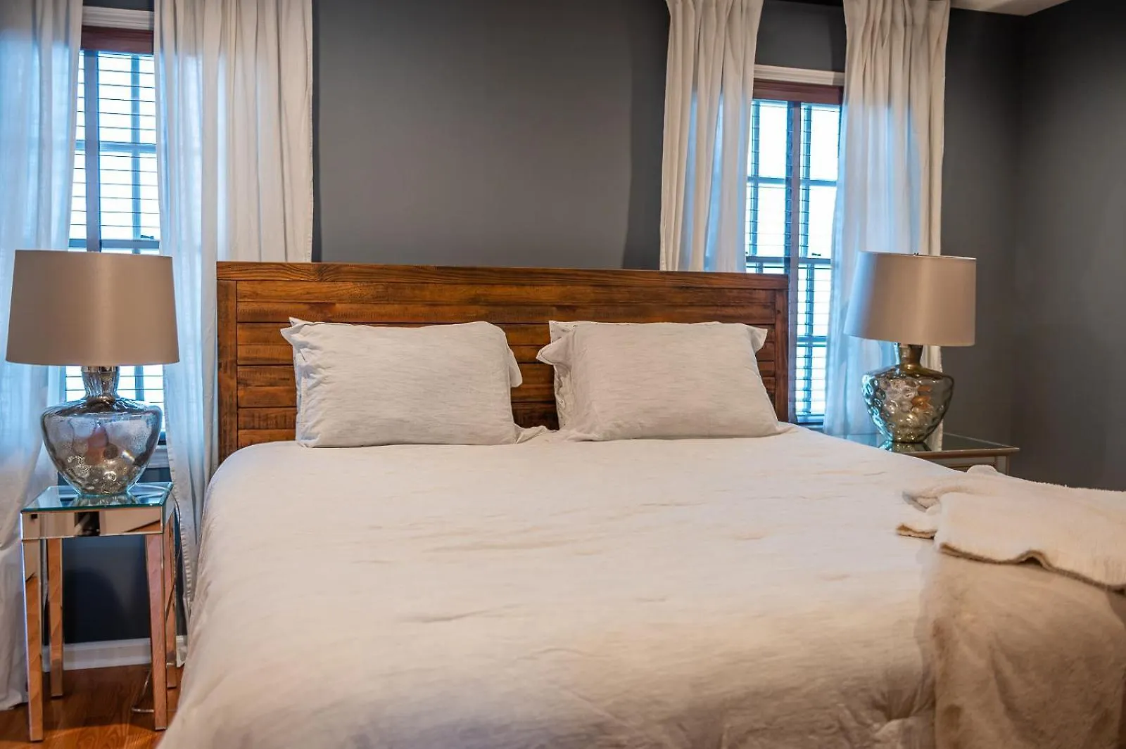 Dreamy Downtown Condo, Near Meeting St & Broad St * Charleston