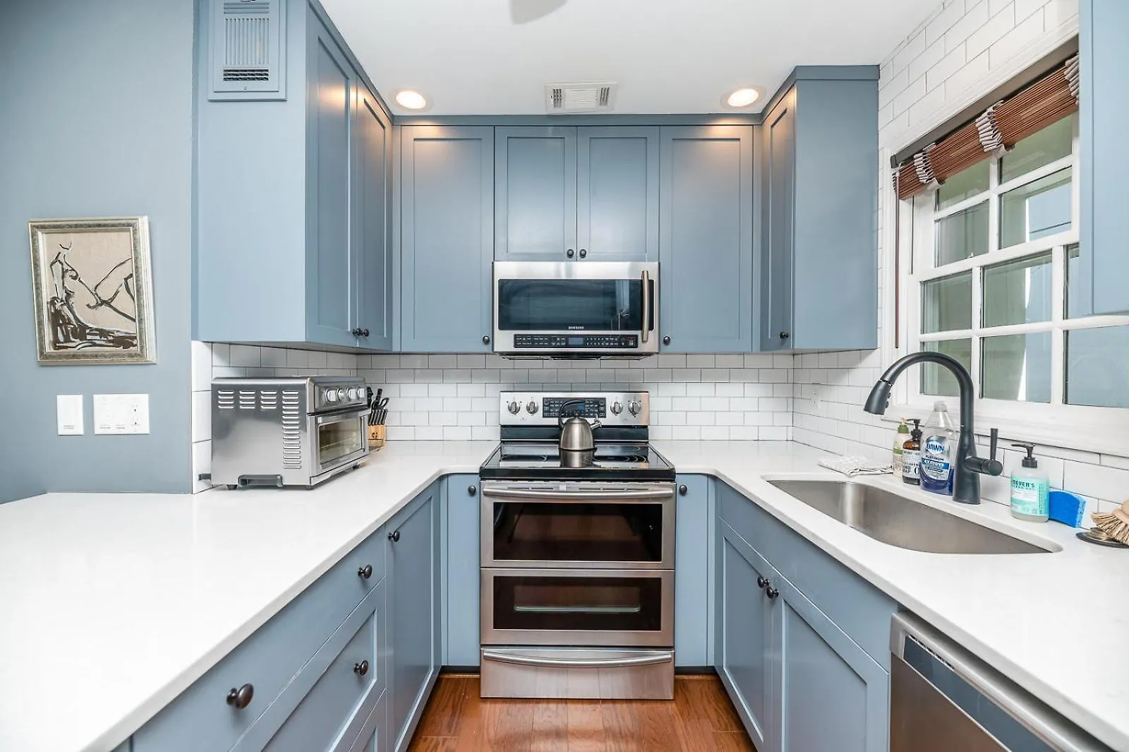 Dreamy Downtown Condo, Near Meeting St & Broad St Charleston