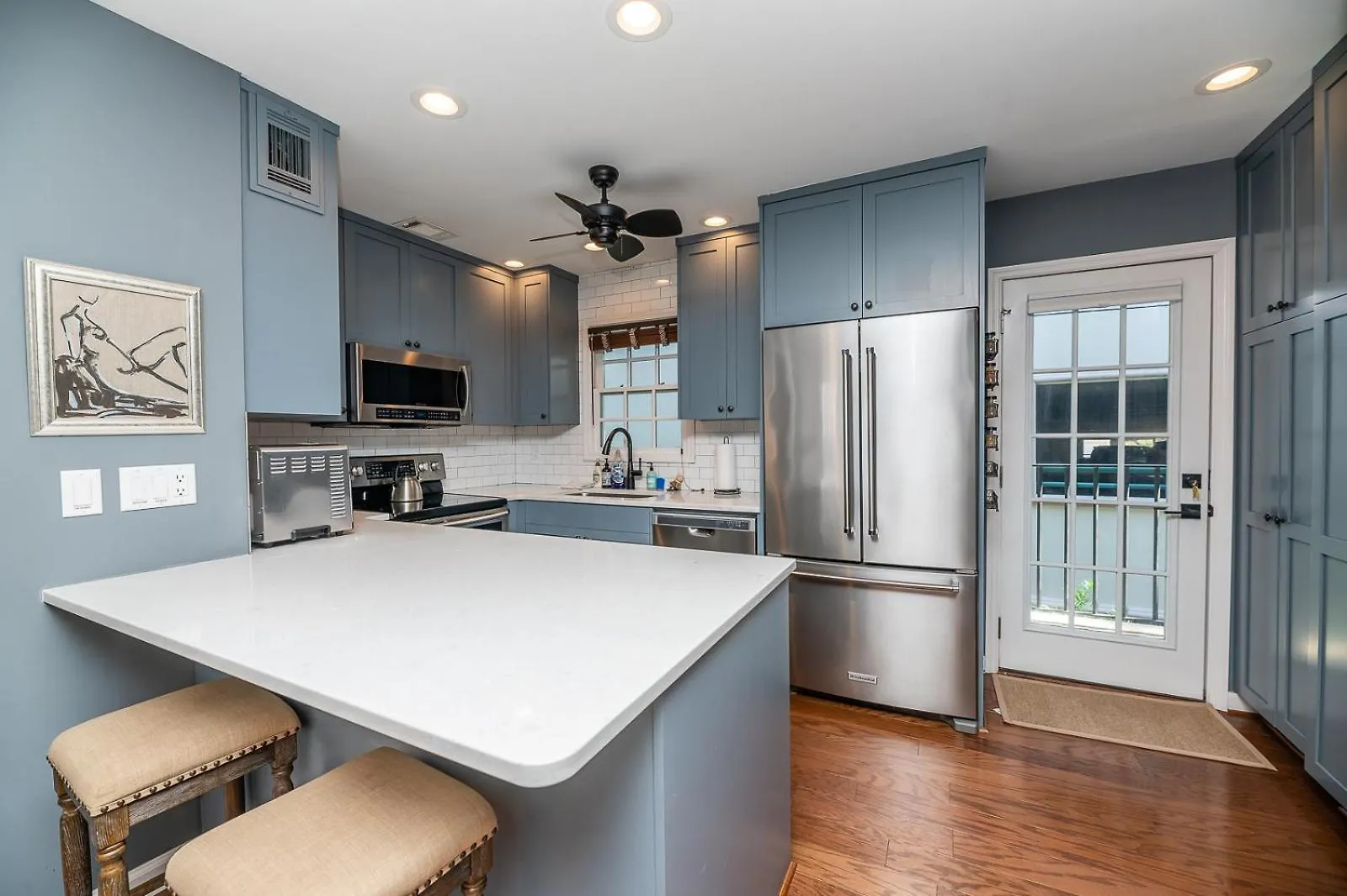 Dreamy Downtown Condo, Near Meeting St & Broad St *