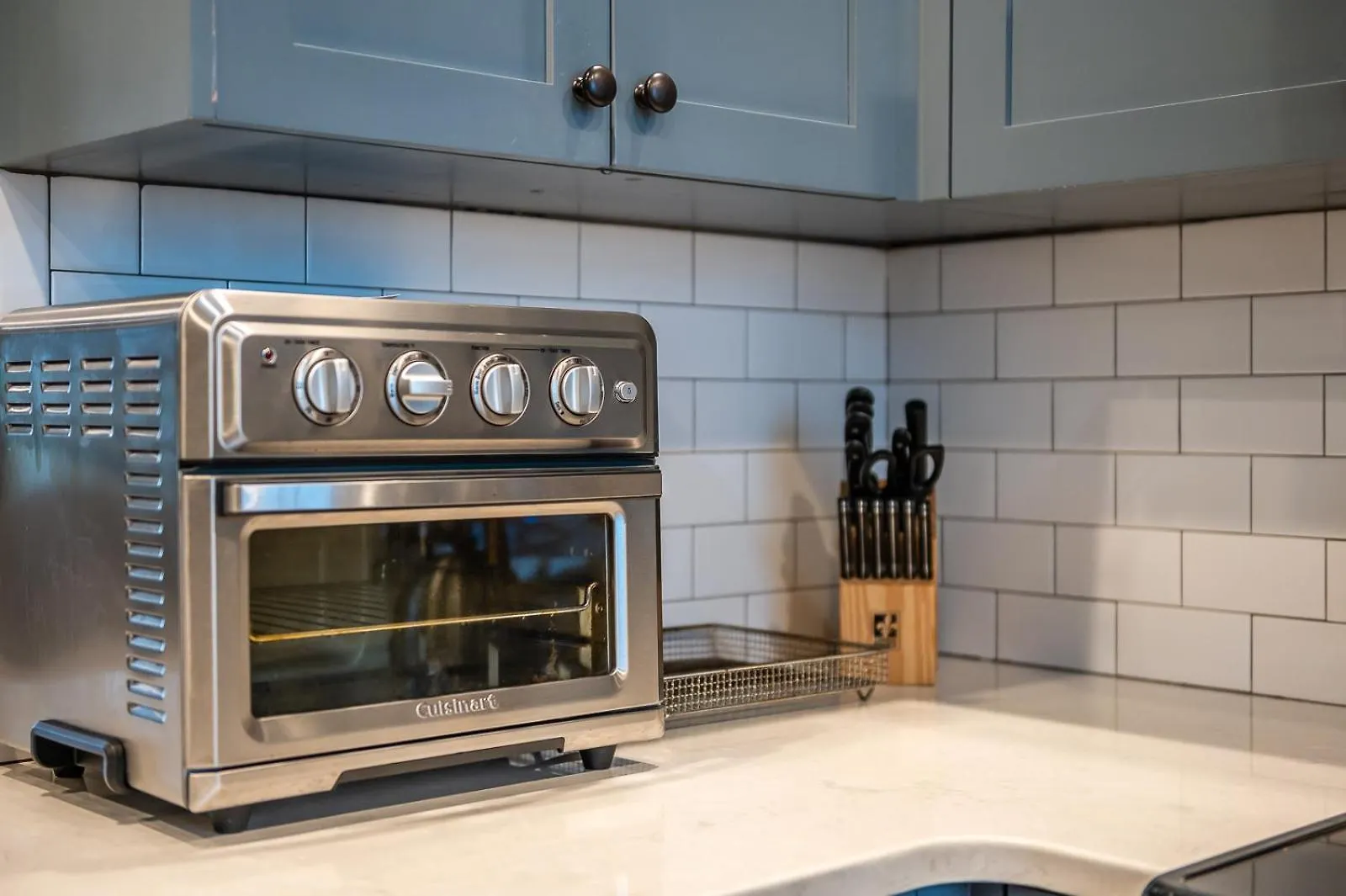 Dreamy Downtown Condo, Near Meeting St & Broad St Charleston