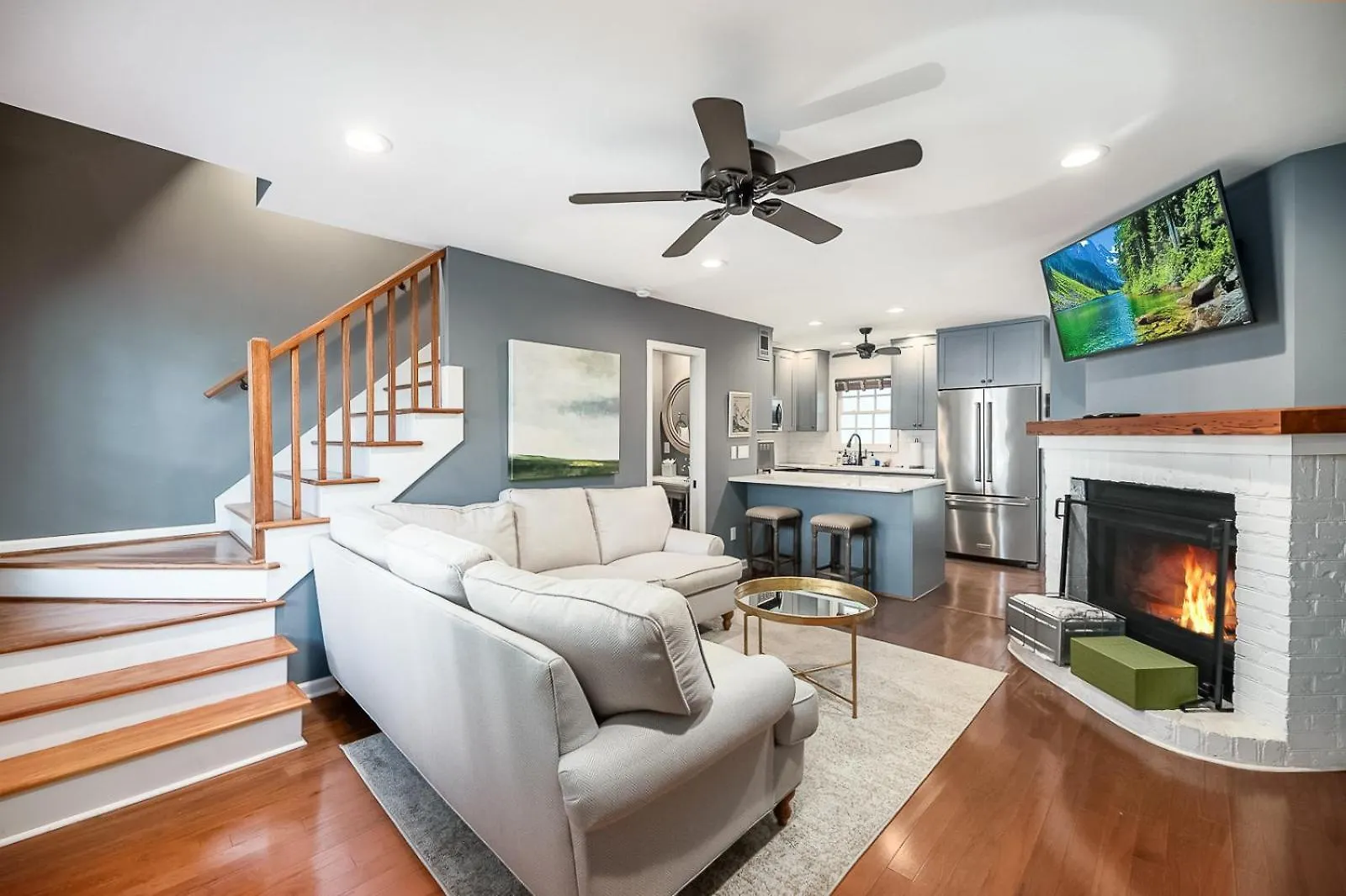 Dreamy Downtown Condo, Near Meeting St & Broad St