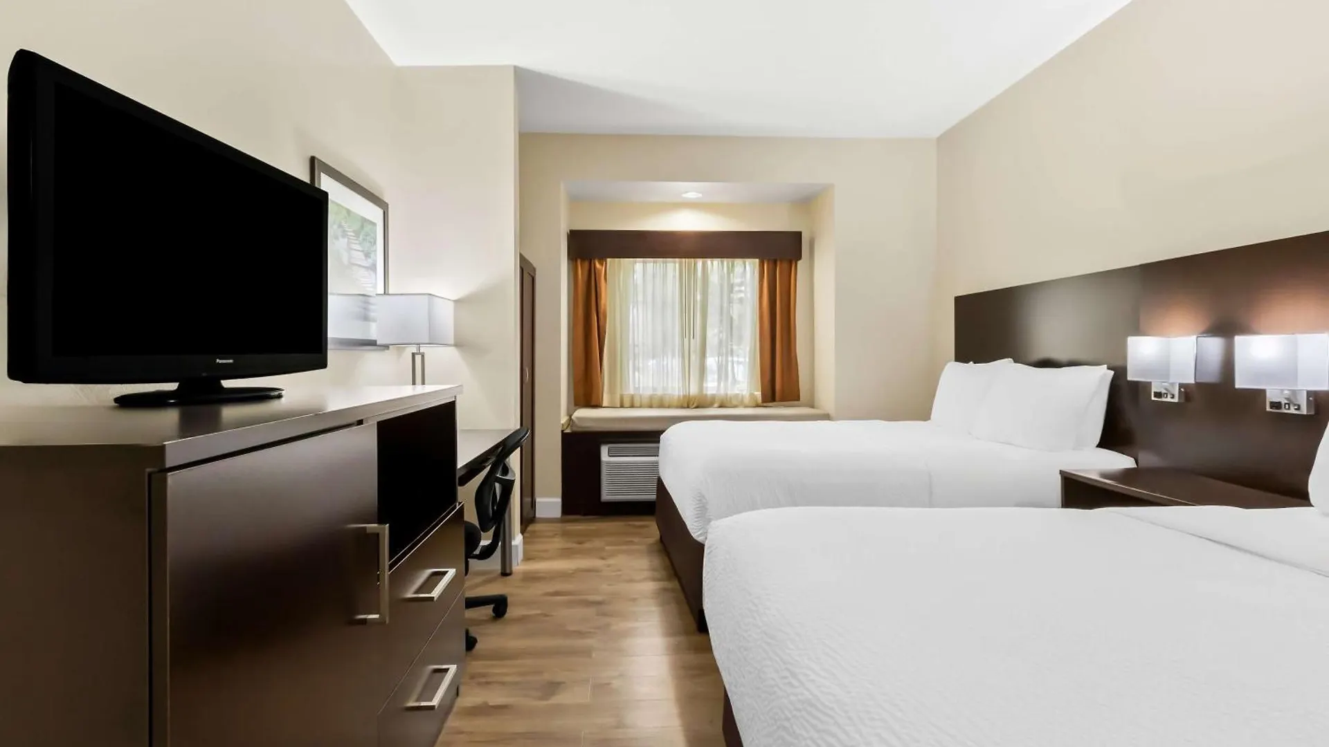 Western Patriots Point Hotel 3*