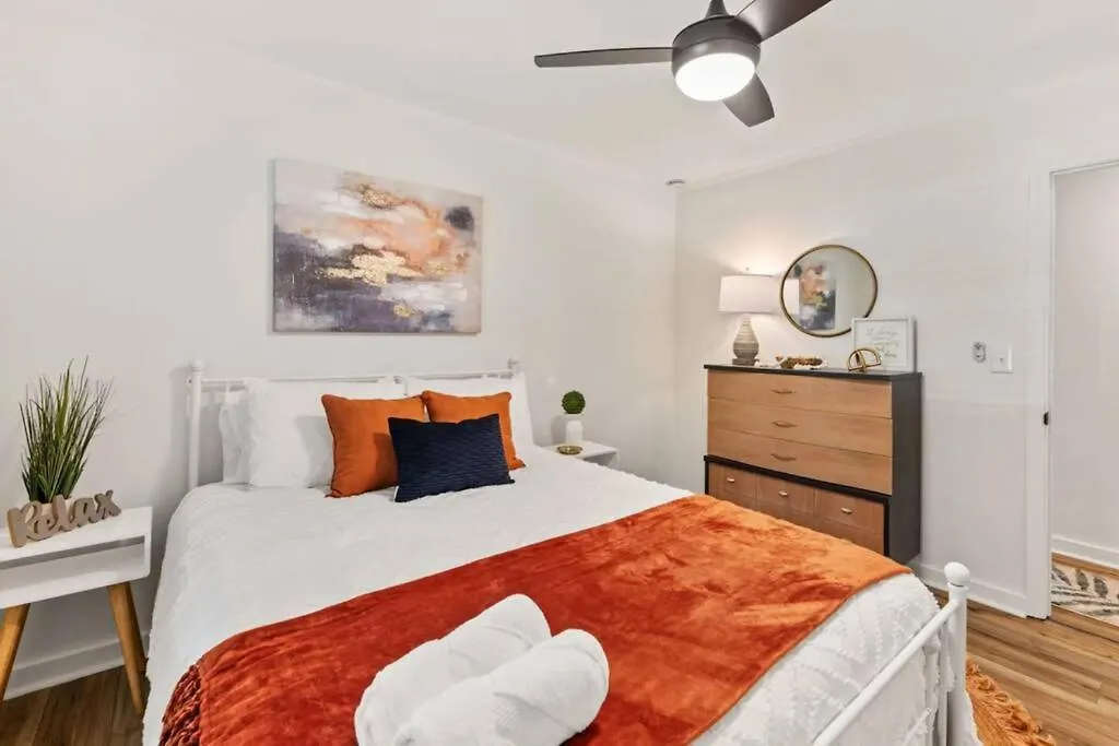 The Violet House Apartment *