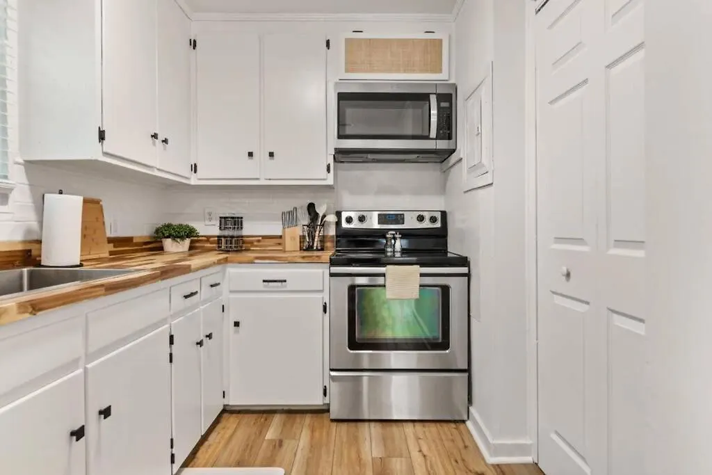 The Violet House Apartment Charleston