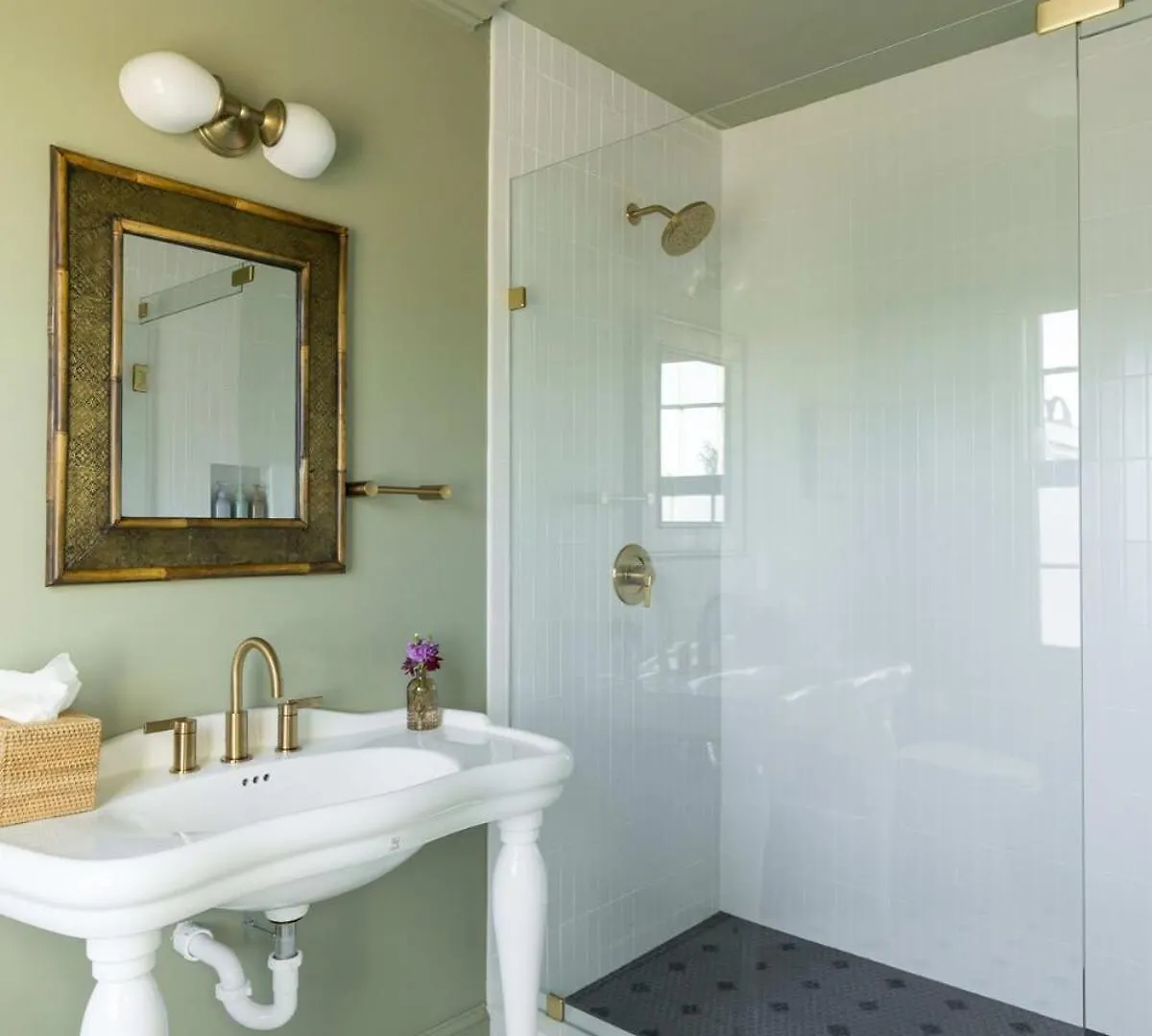 Veranda King - Walk To King Bed & Breakfast Charleston