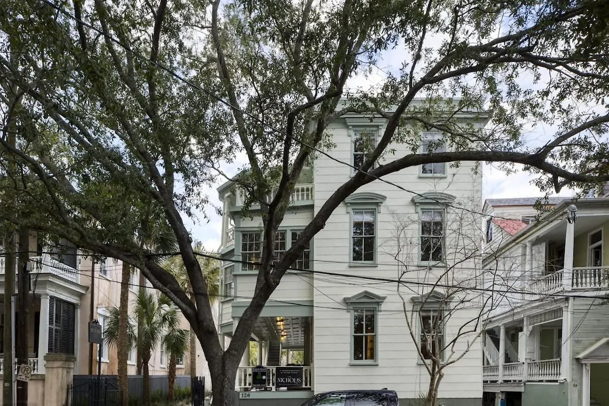 Bed & Breakfast Historic Veranda King Walk To King