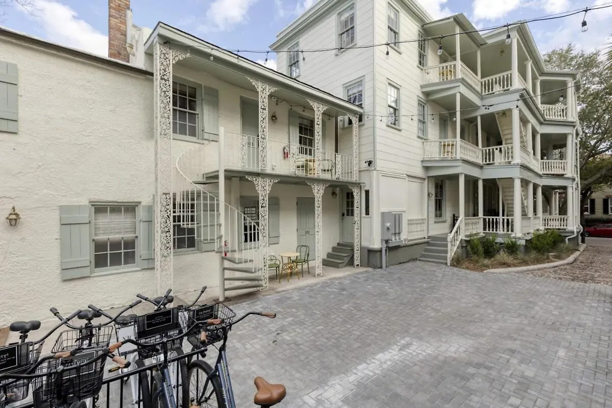 Historic Veranda King Walk To King Bed & Breakfast Charleston