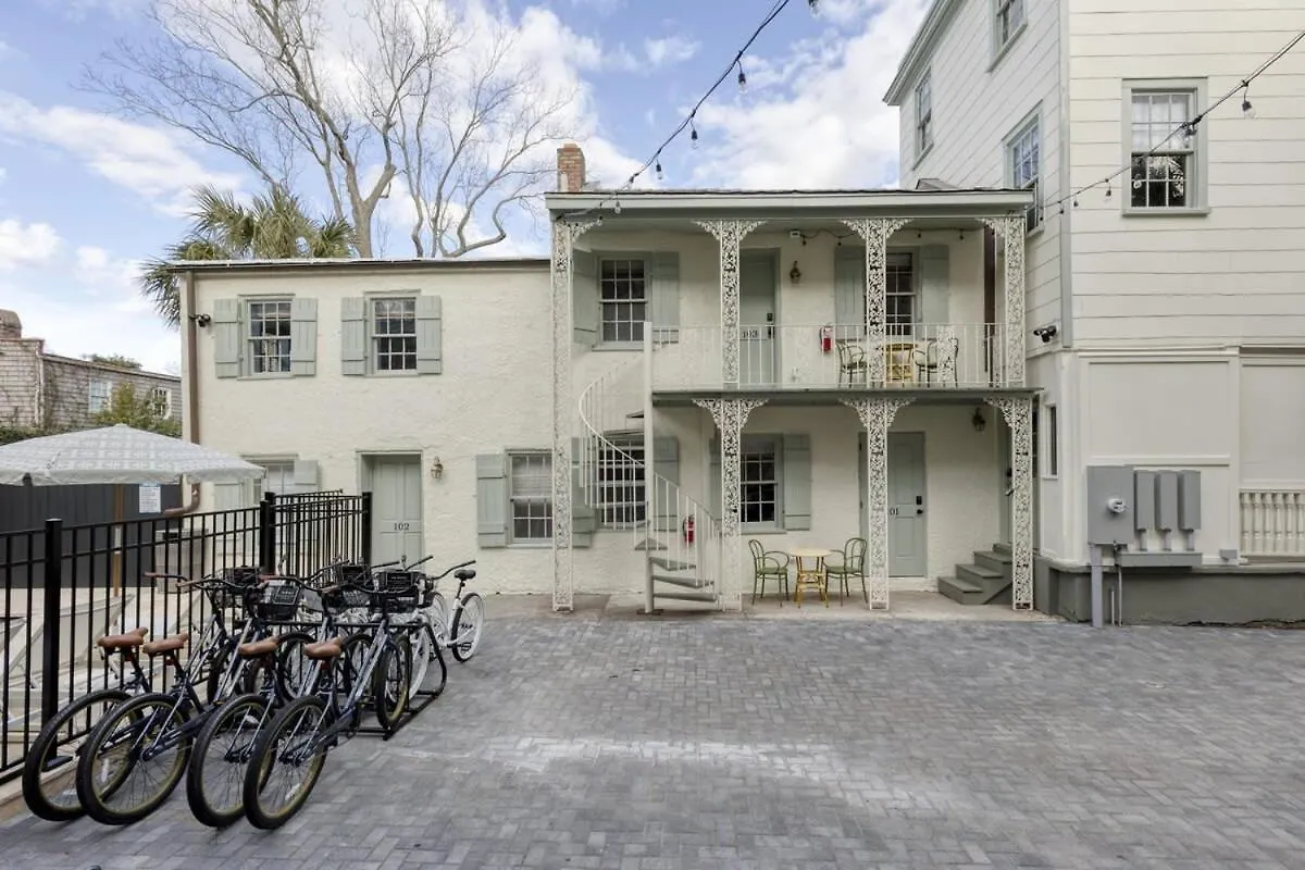Historic Veranda King Walk To King Bed & Breakfast *