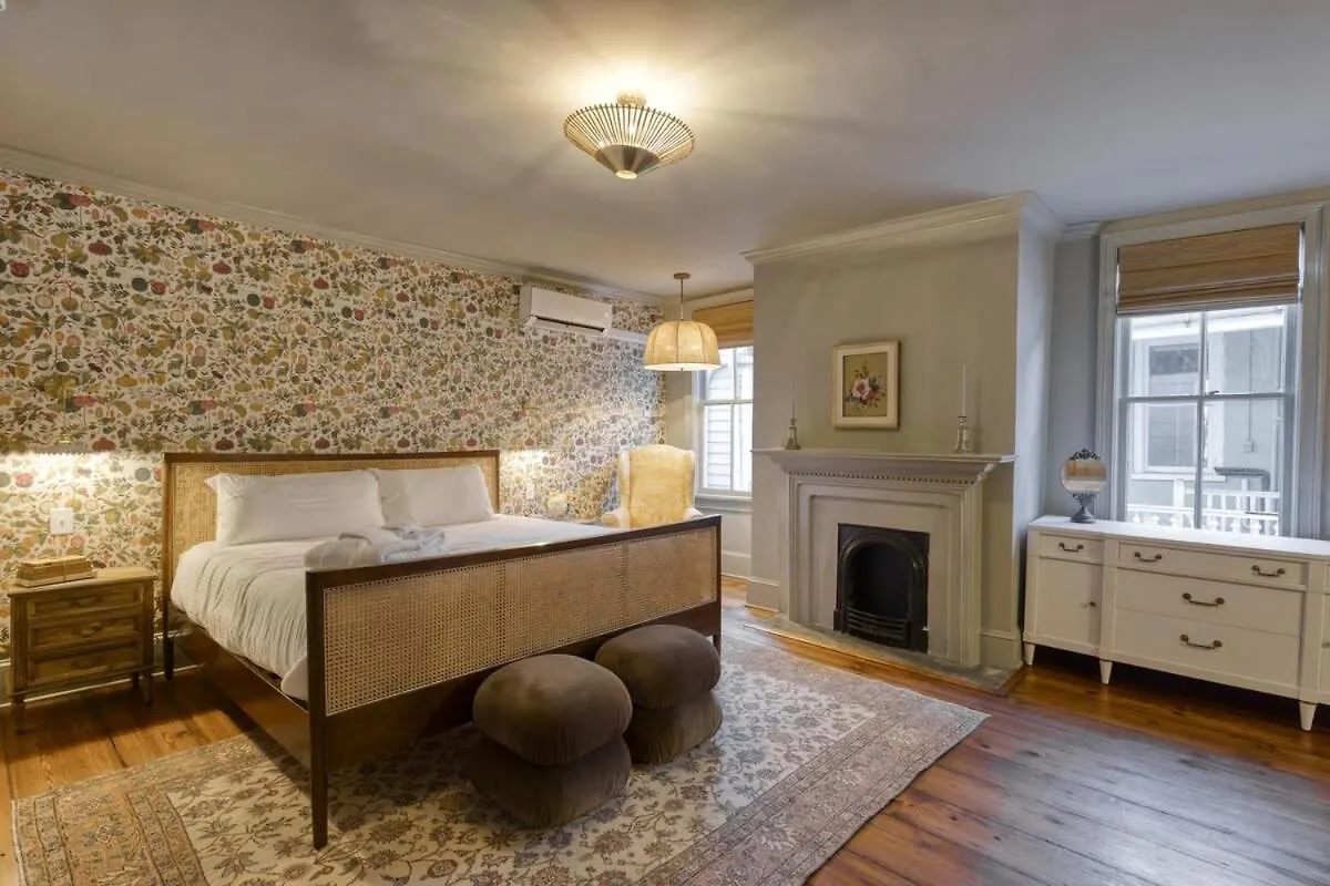 Historic Veranda King Walk To King