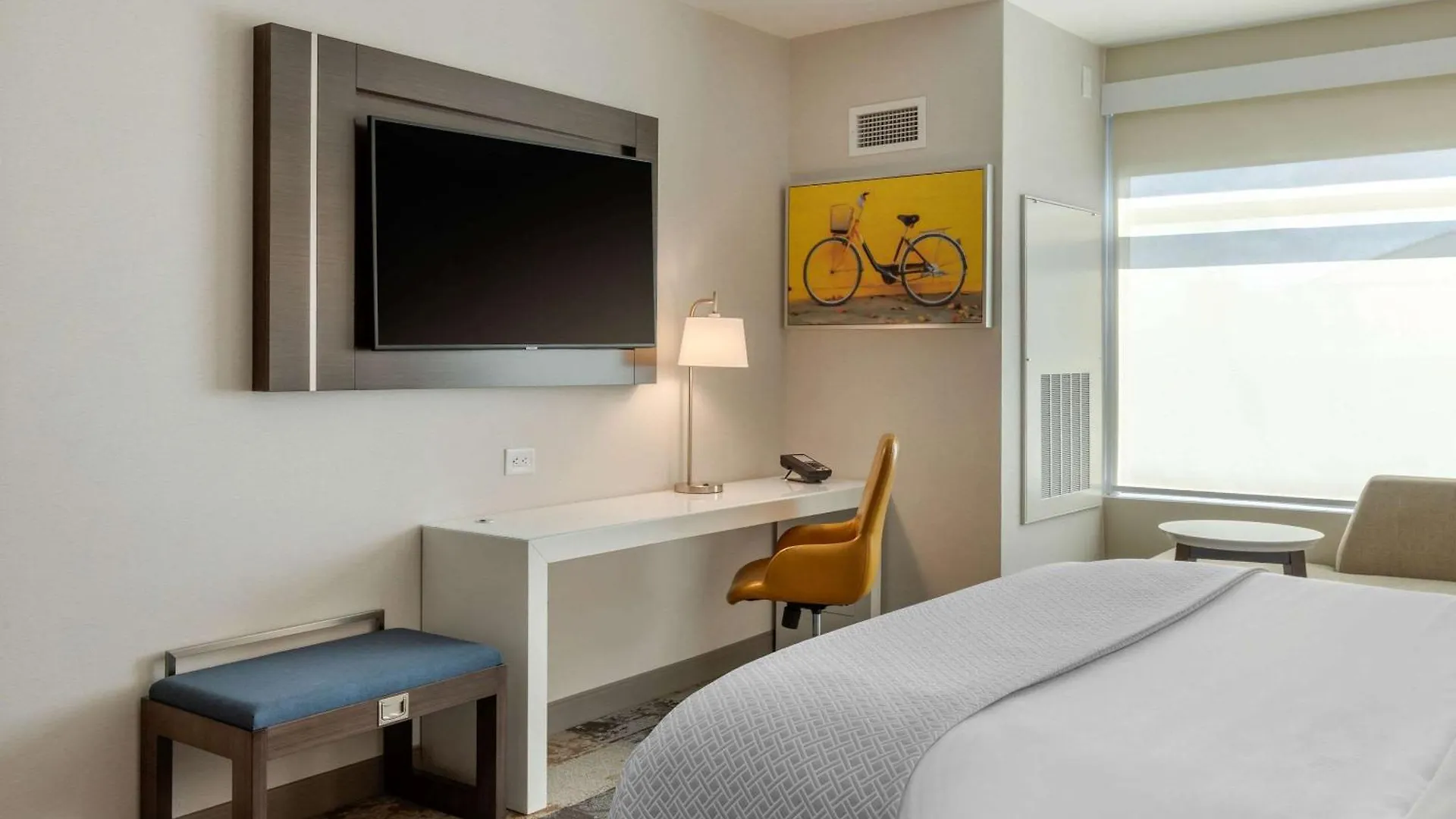 Cambria Riverview Hotel 3*