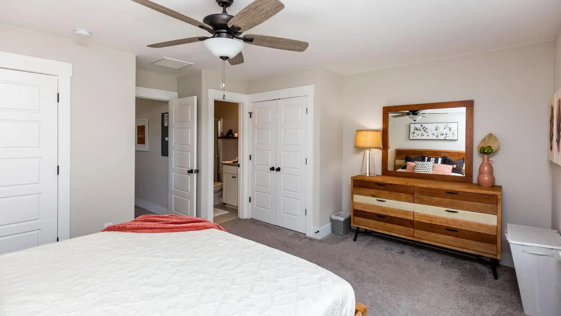 Creekside Park Circle 15m Dtwn Chs *