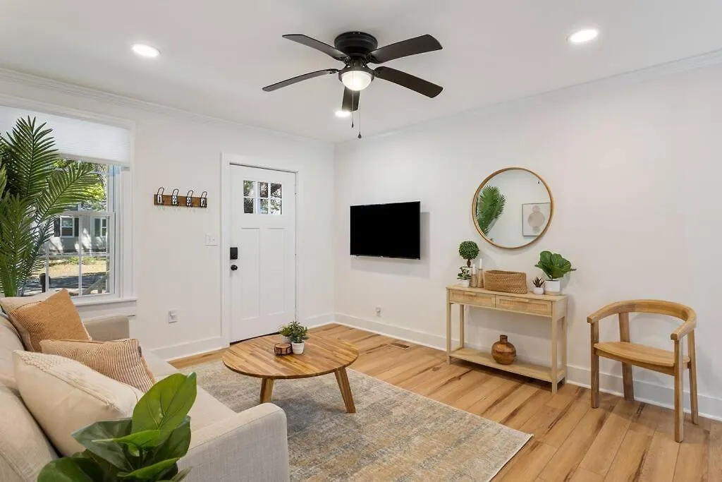 Southern Charm With Hot Tub 10 Min From Downtown! Charleston