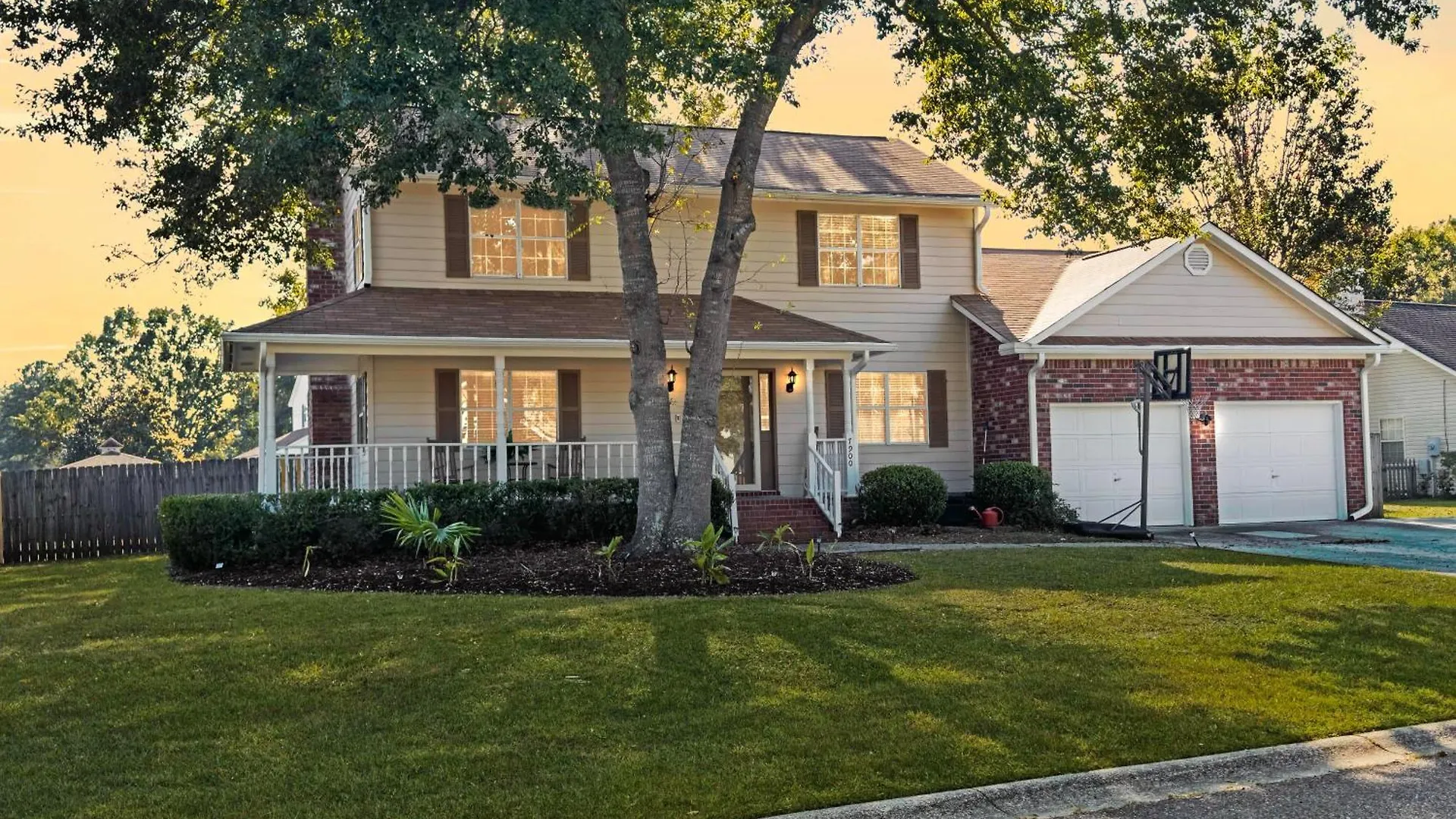 Cozy Away From - Pet-friendly, King Bed Holiday home Charleston