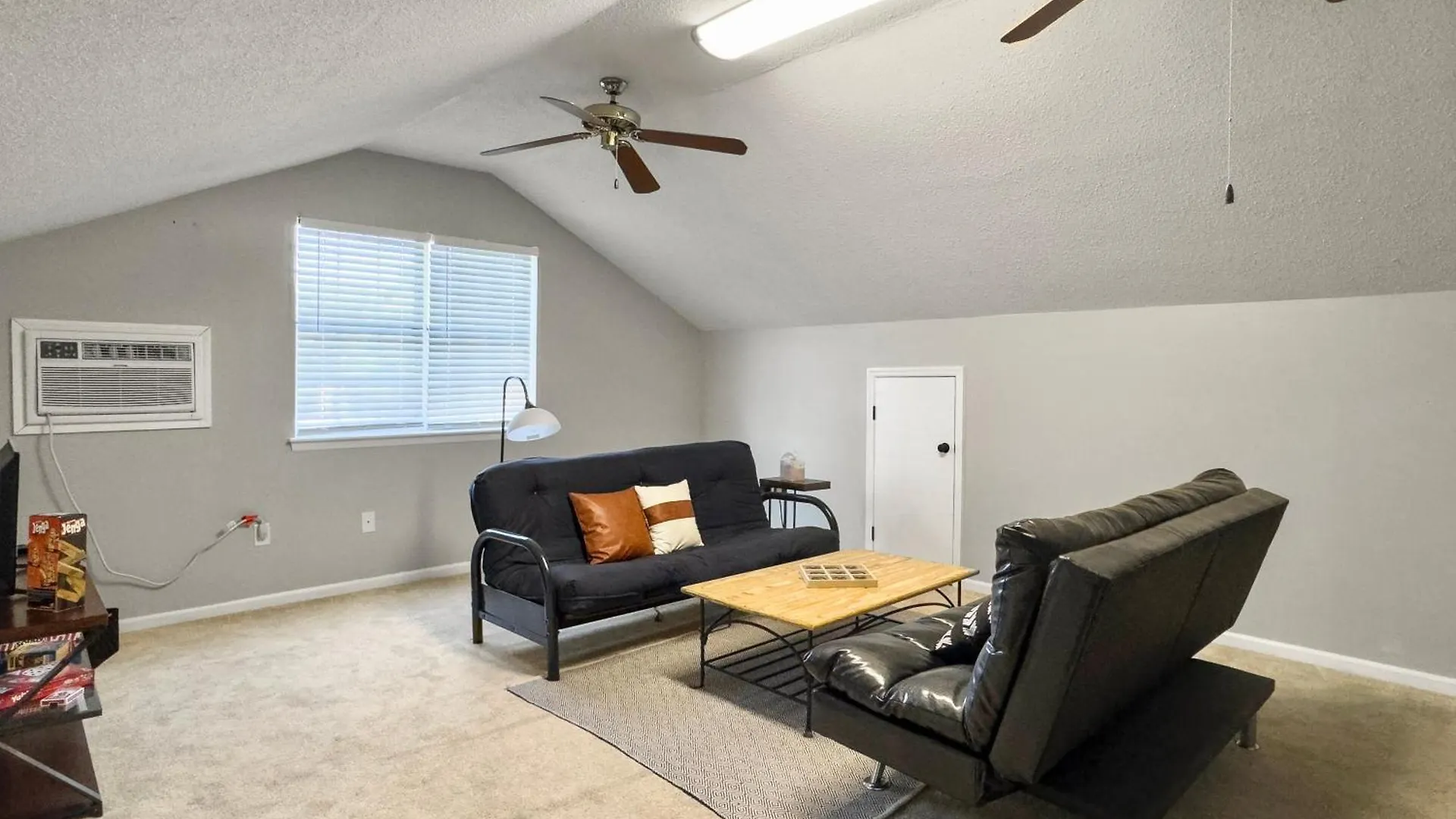 Cozy Away From - Pet-friendly, King Bed Holiday home