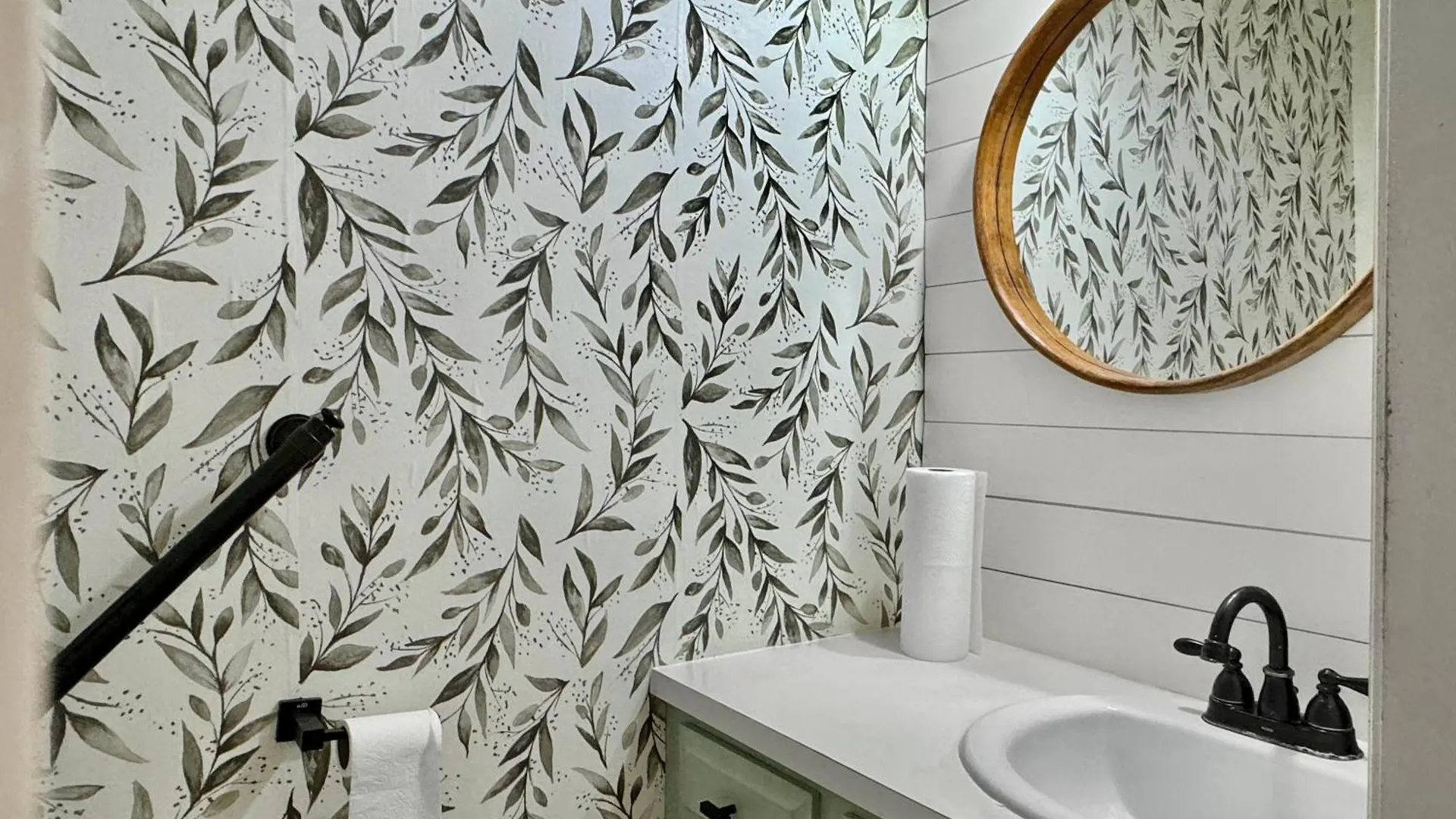 Cozy Away From - Pet-friendly, King Bed Holiday home Charleston