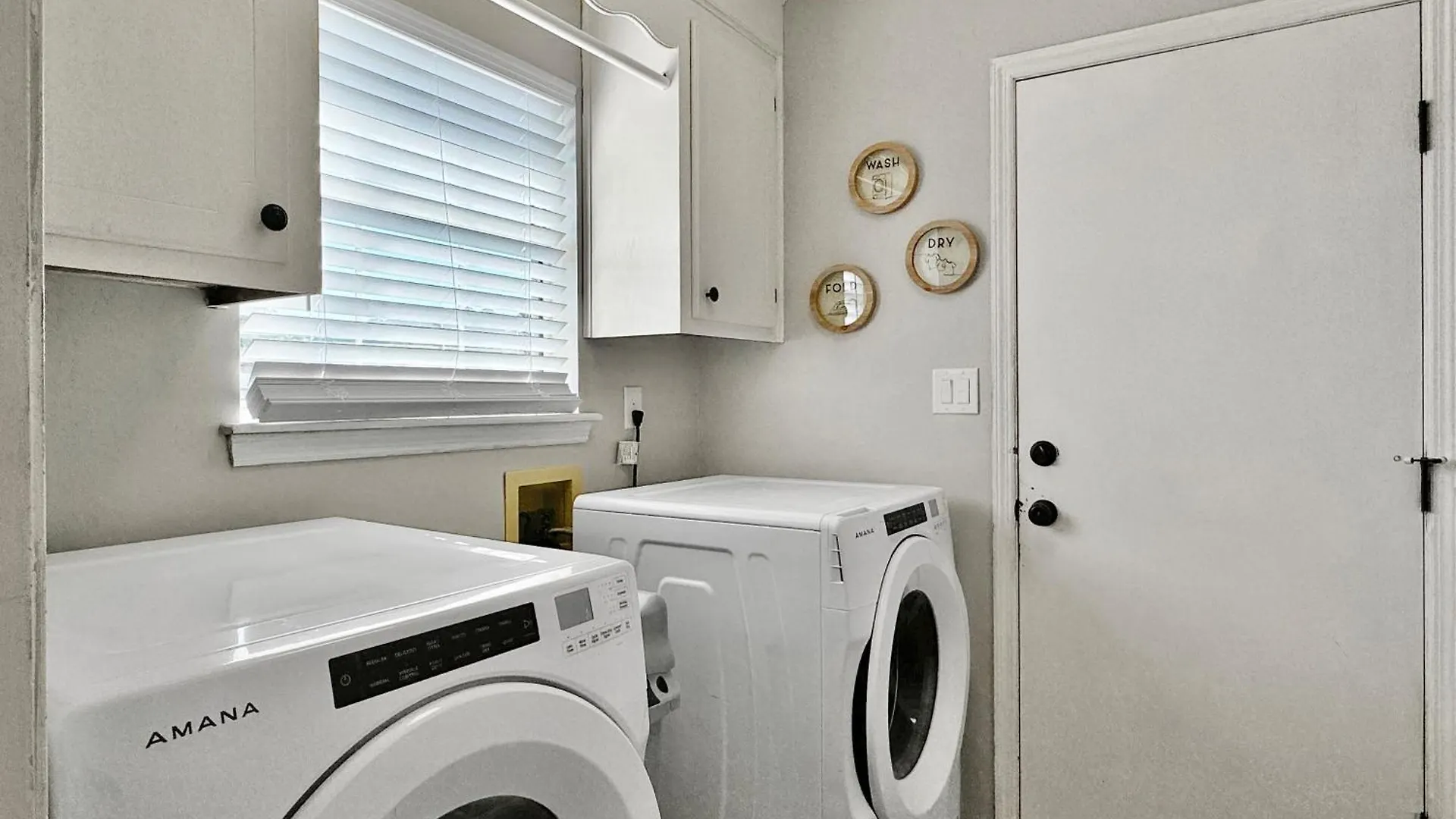 Cozy Away From - Pet-friendly, King Bed *