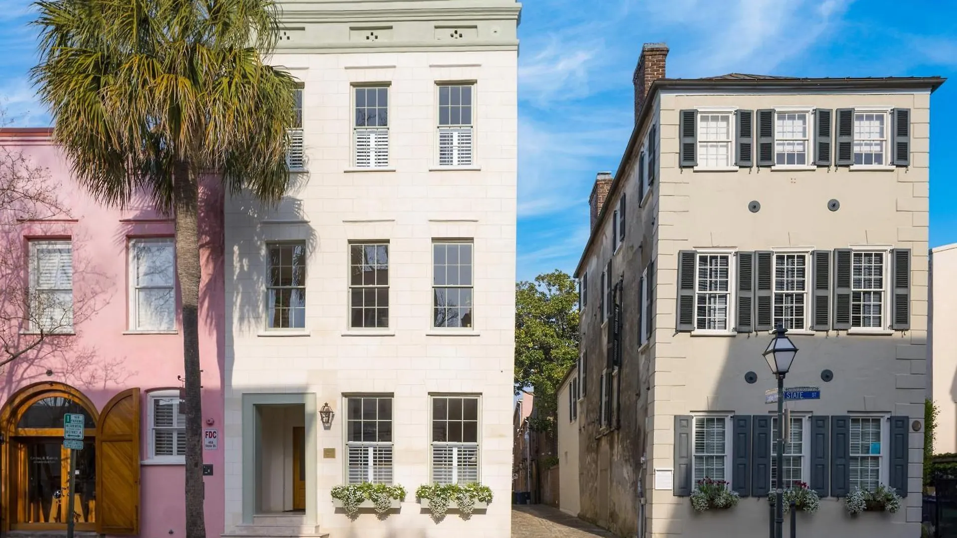 Holiday home State St A By Avantstay Heart Of French Quarter *