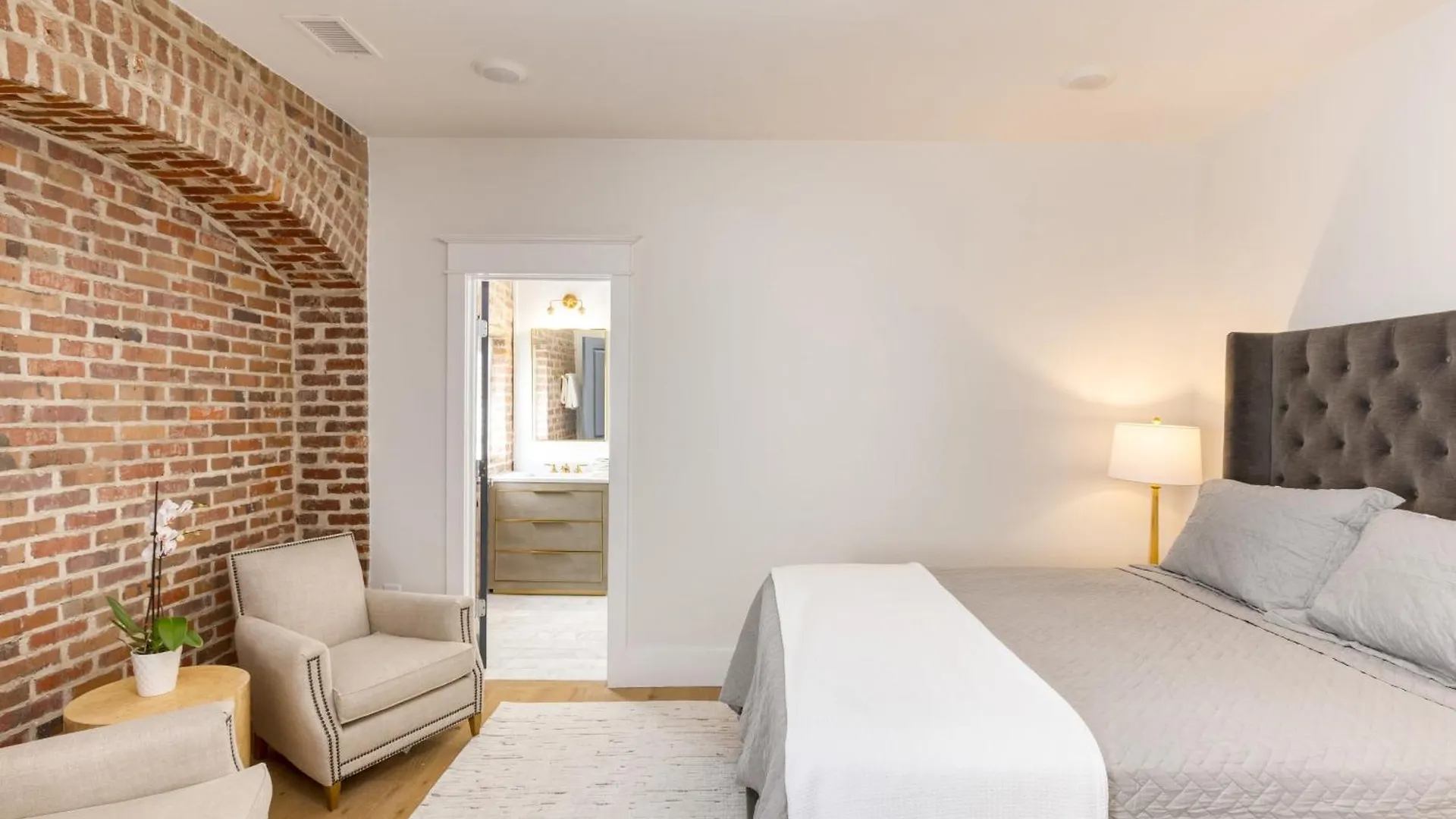 State St A By Avantstay Heart Of French Quarter Holiday home Charleston